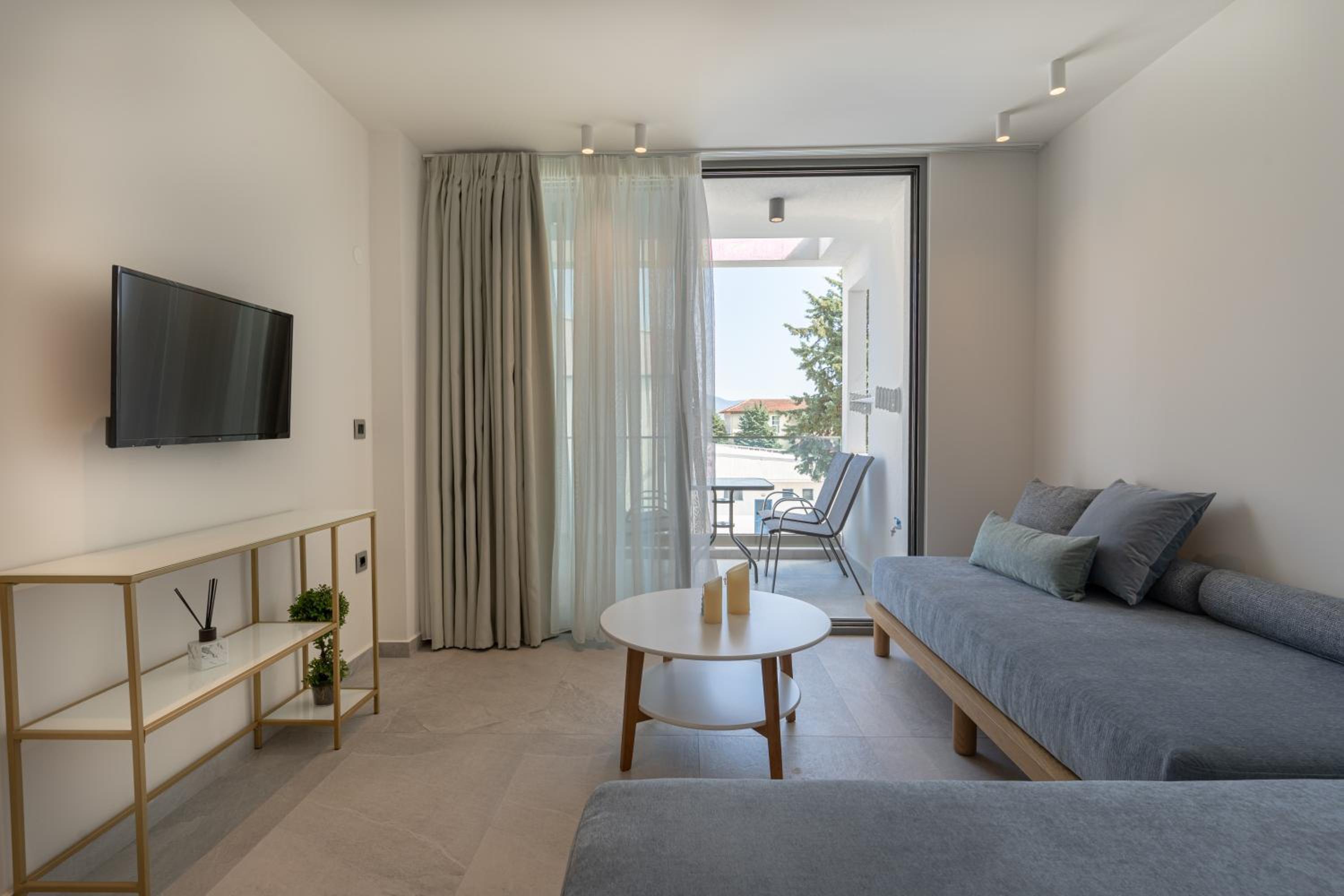MERA APARTMENTS