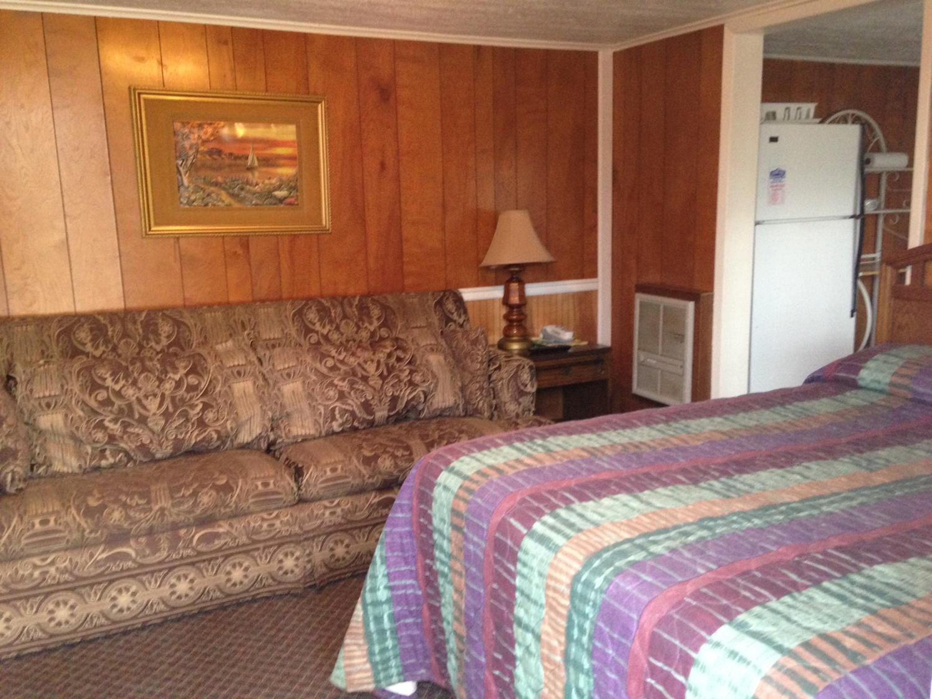 Phillips Historic Motel & Cottages