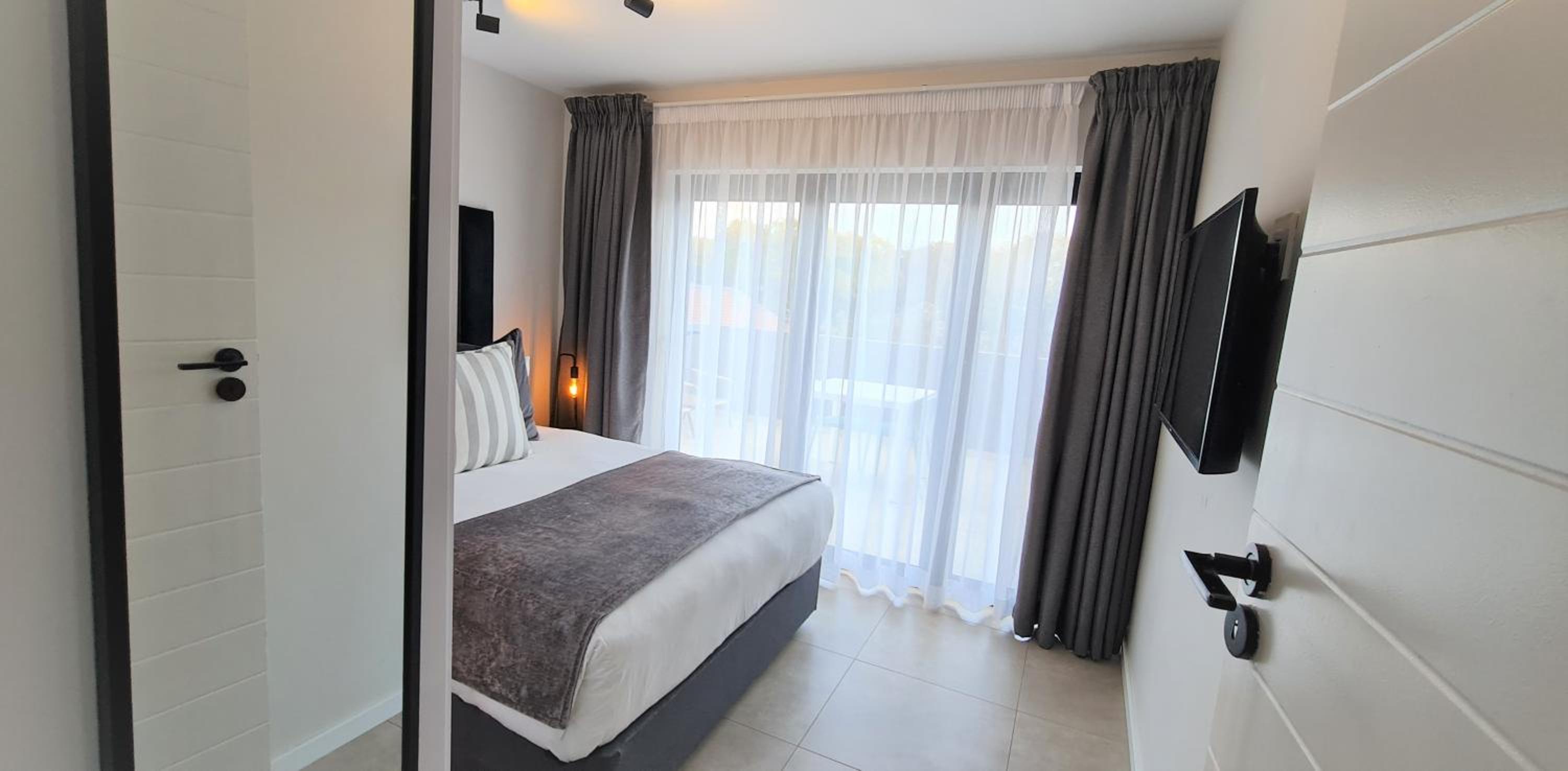 MINT Apartments Greenside