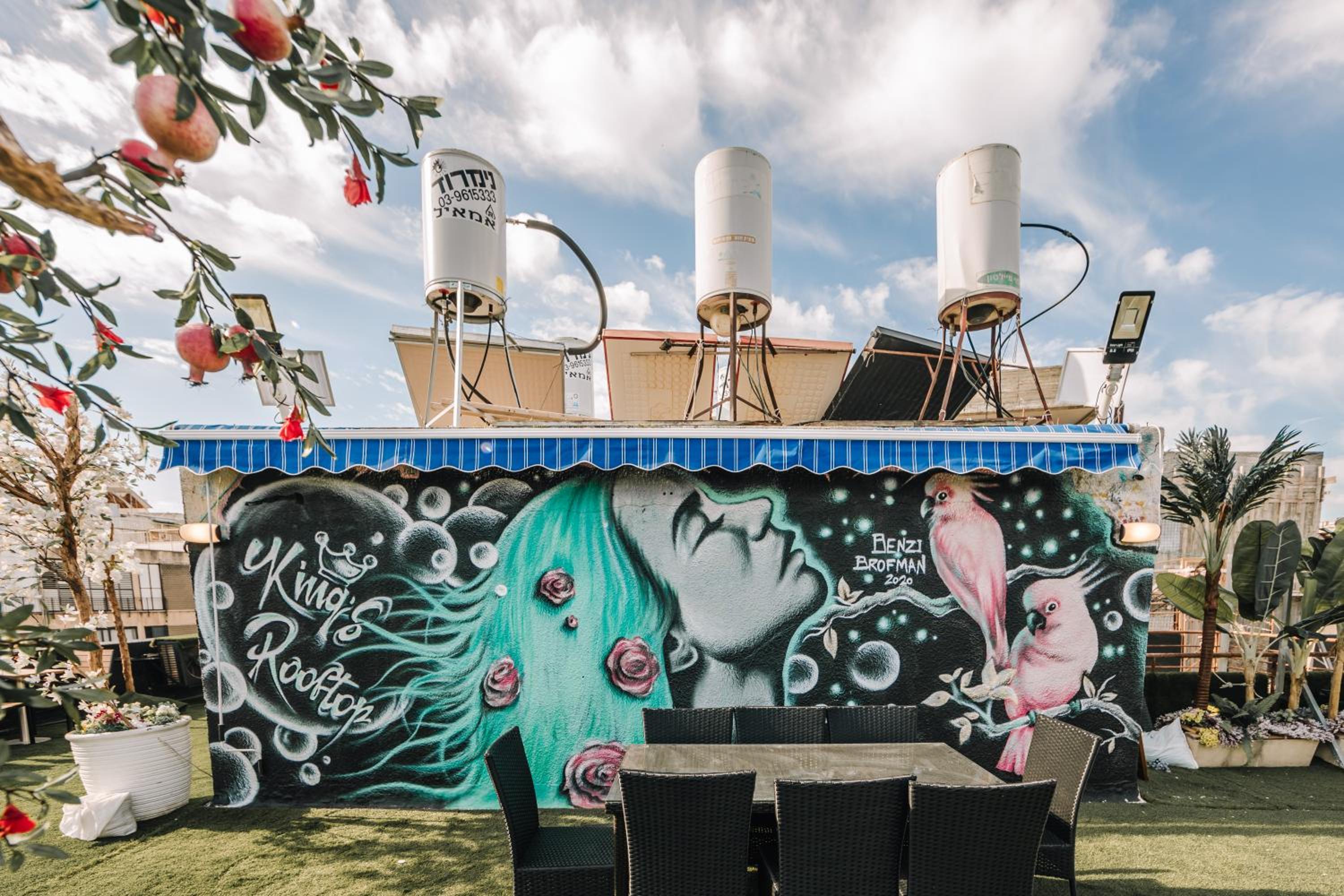 King's rooftop - by Bar Apartments - Image 3