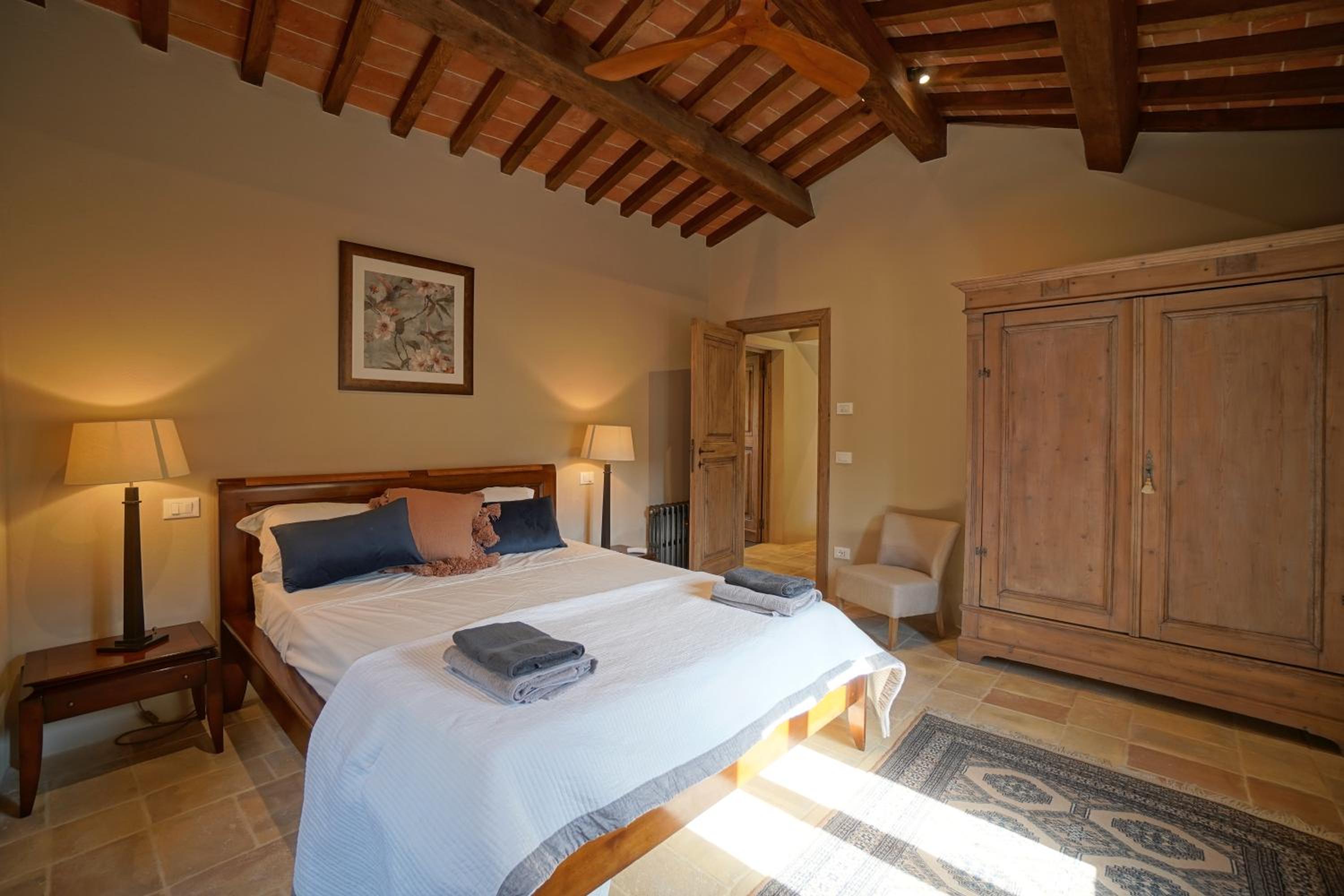 Montone Apartment