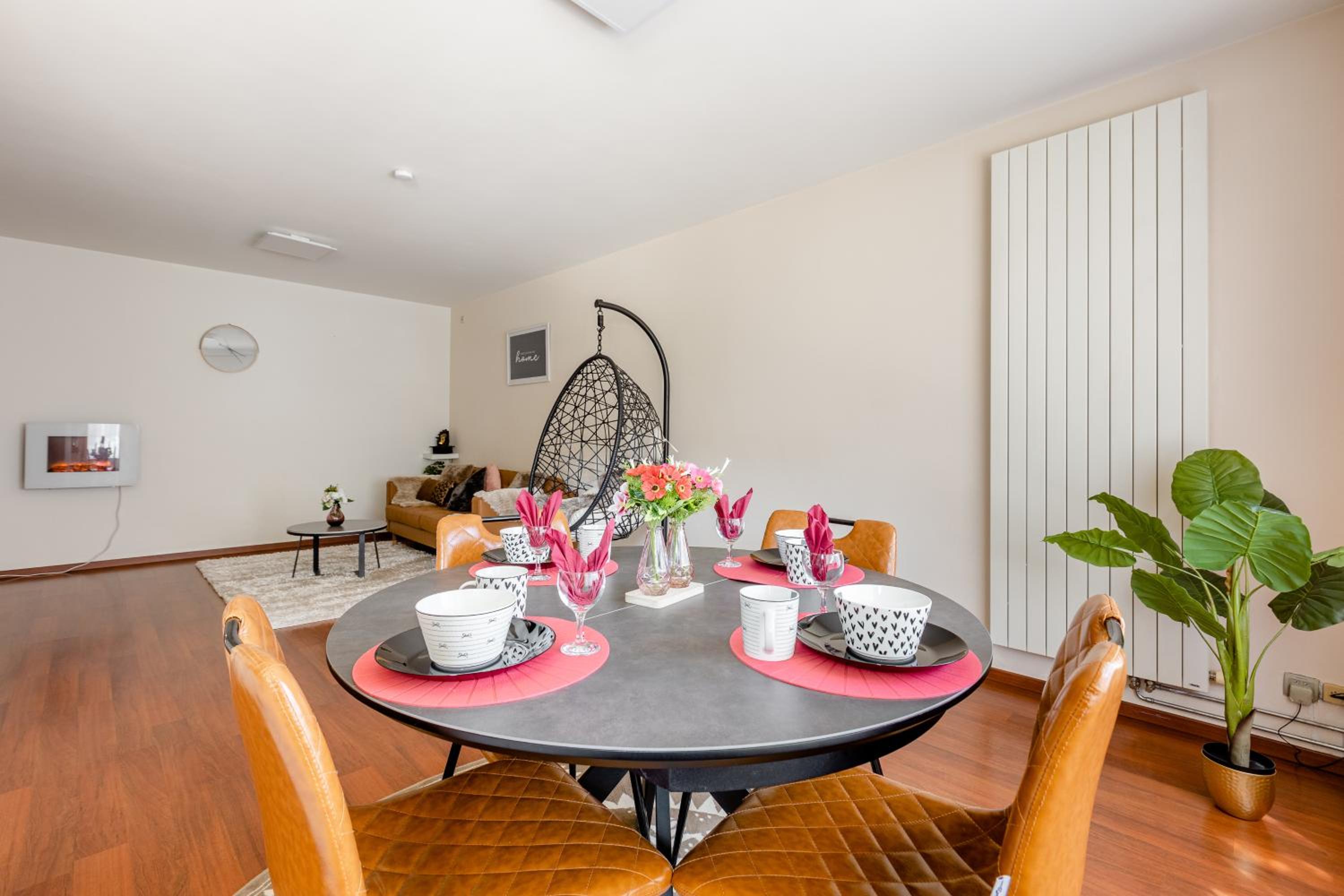 Luxe apt with parking & garden in wilrijk antwerp view 5