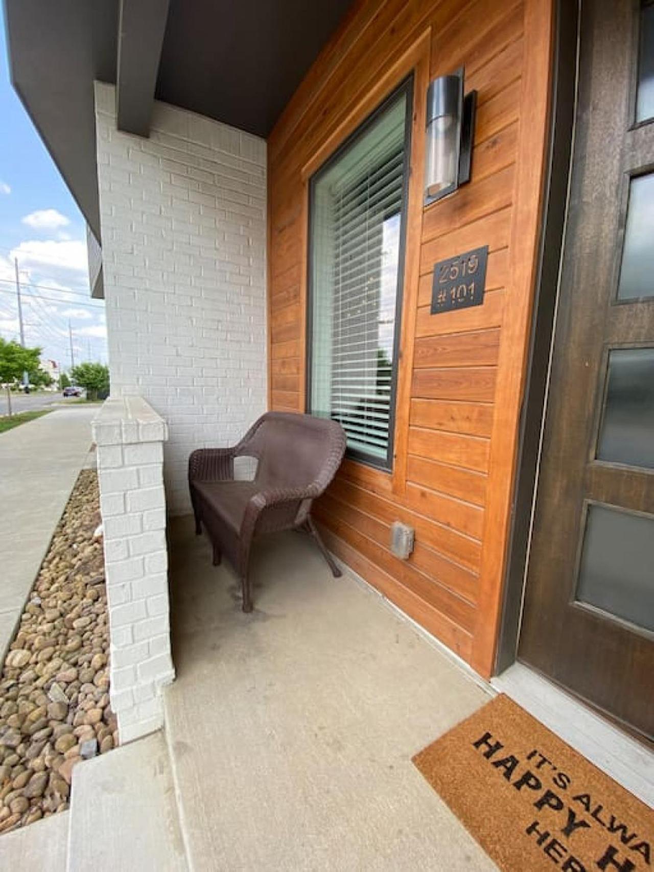 1st Floor Condo No Steps - 2 miles to Downtown view 3