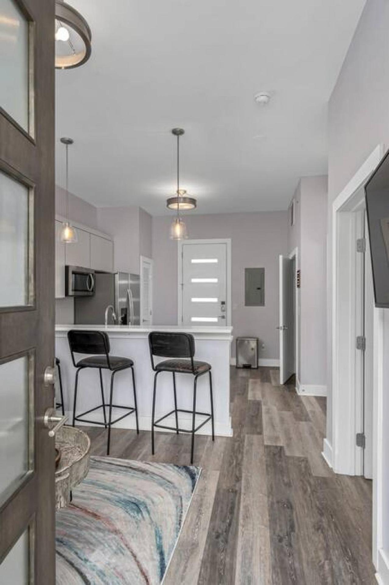 1st Floor Condo No Steps - 2 miles to Downtown view 4