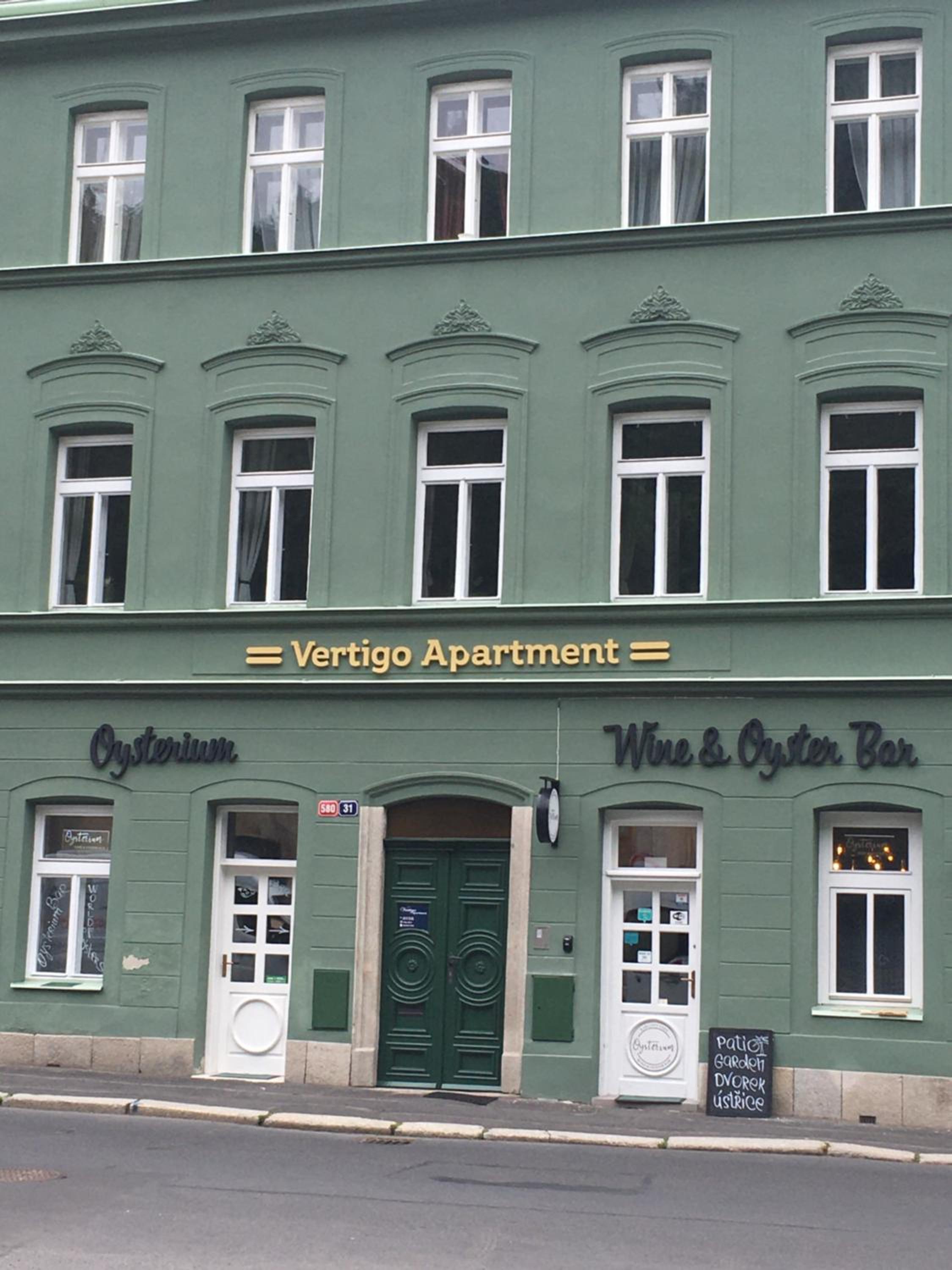 Apartment Vertigo