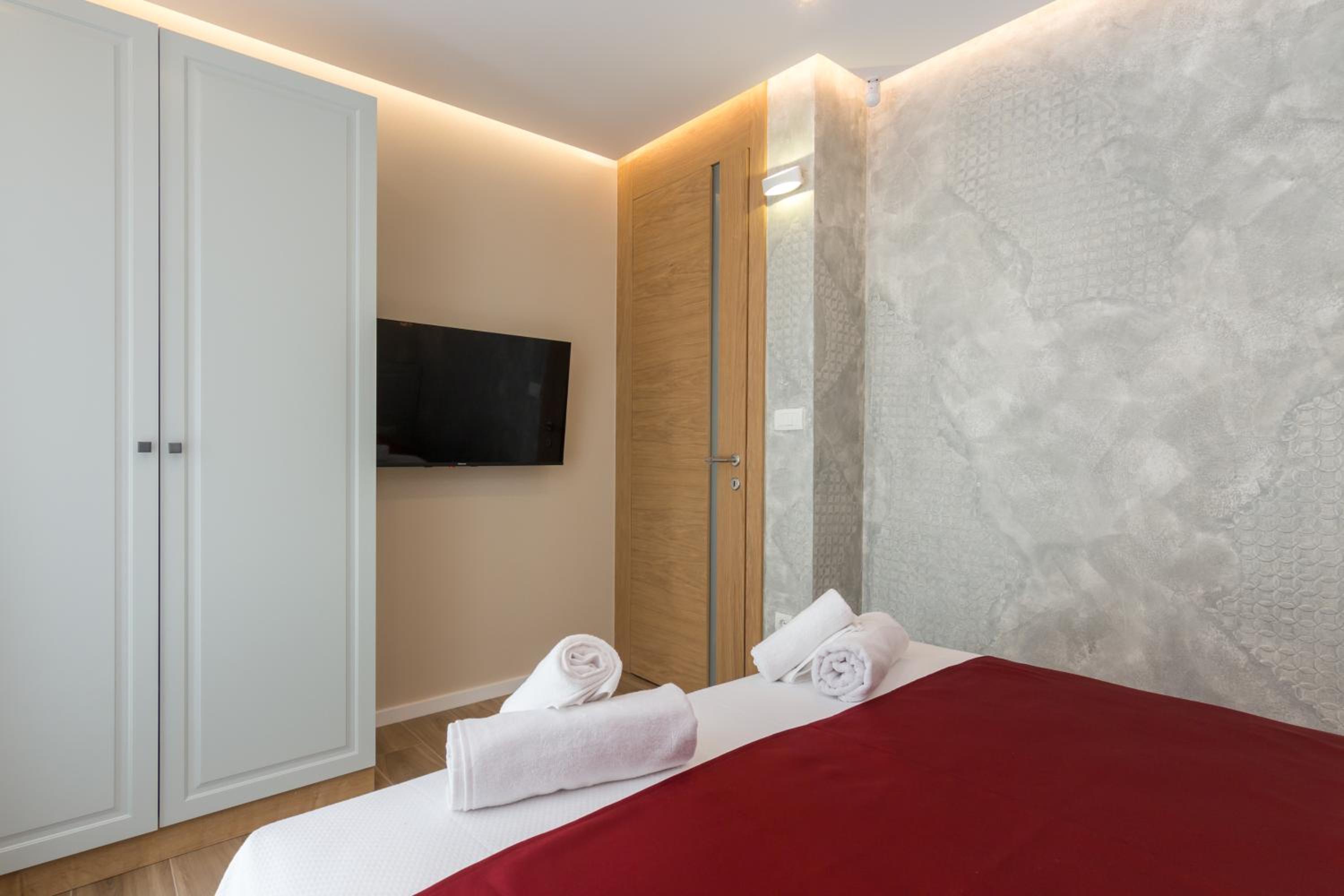 Mayisa Apartments