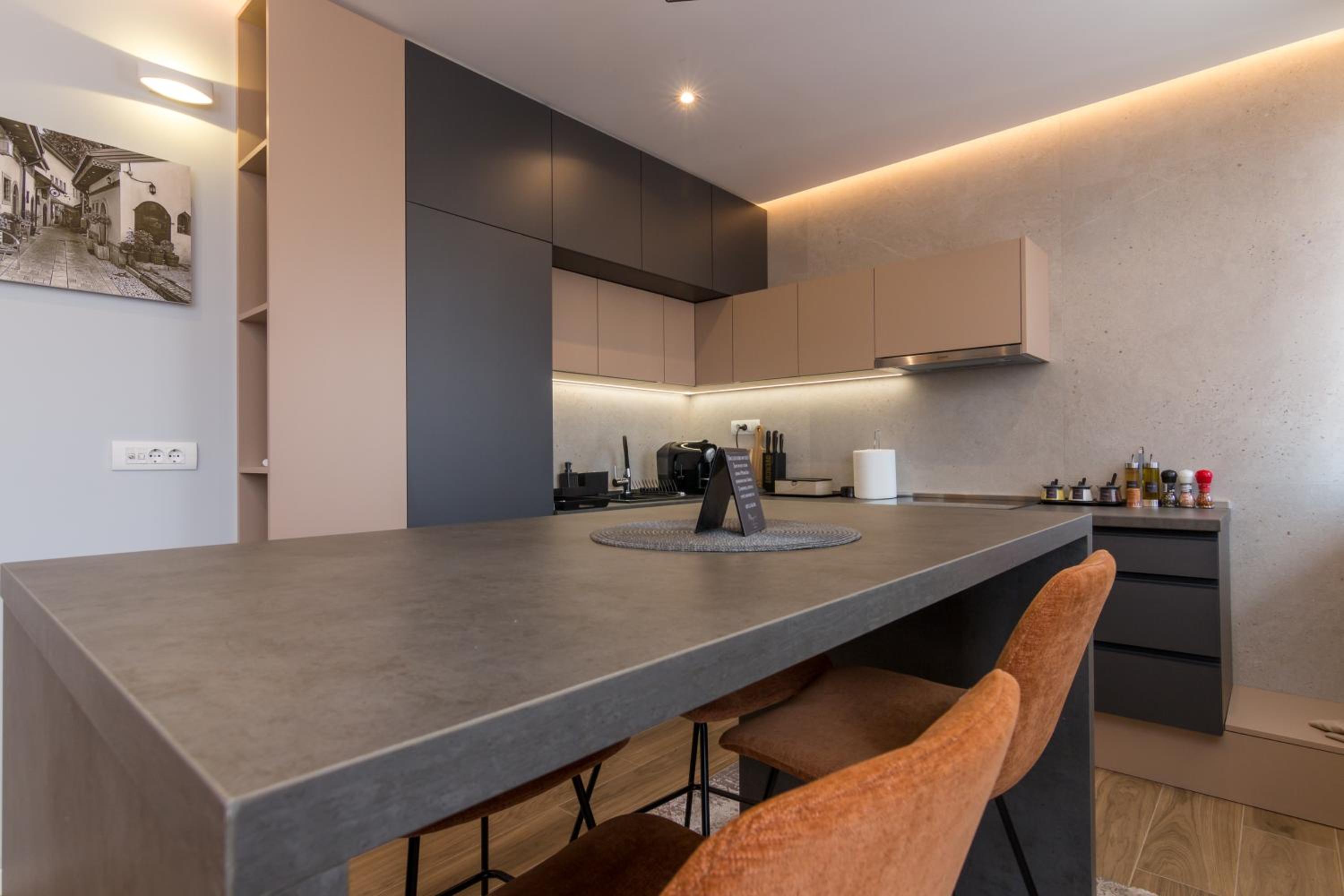 Mayisa Apartments