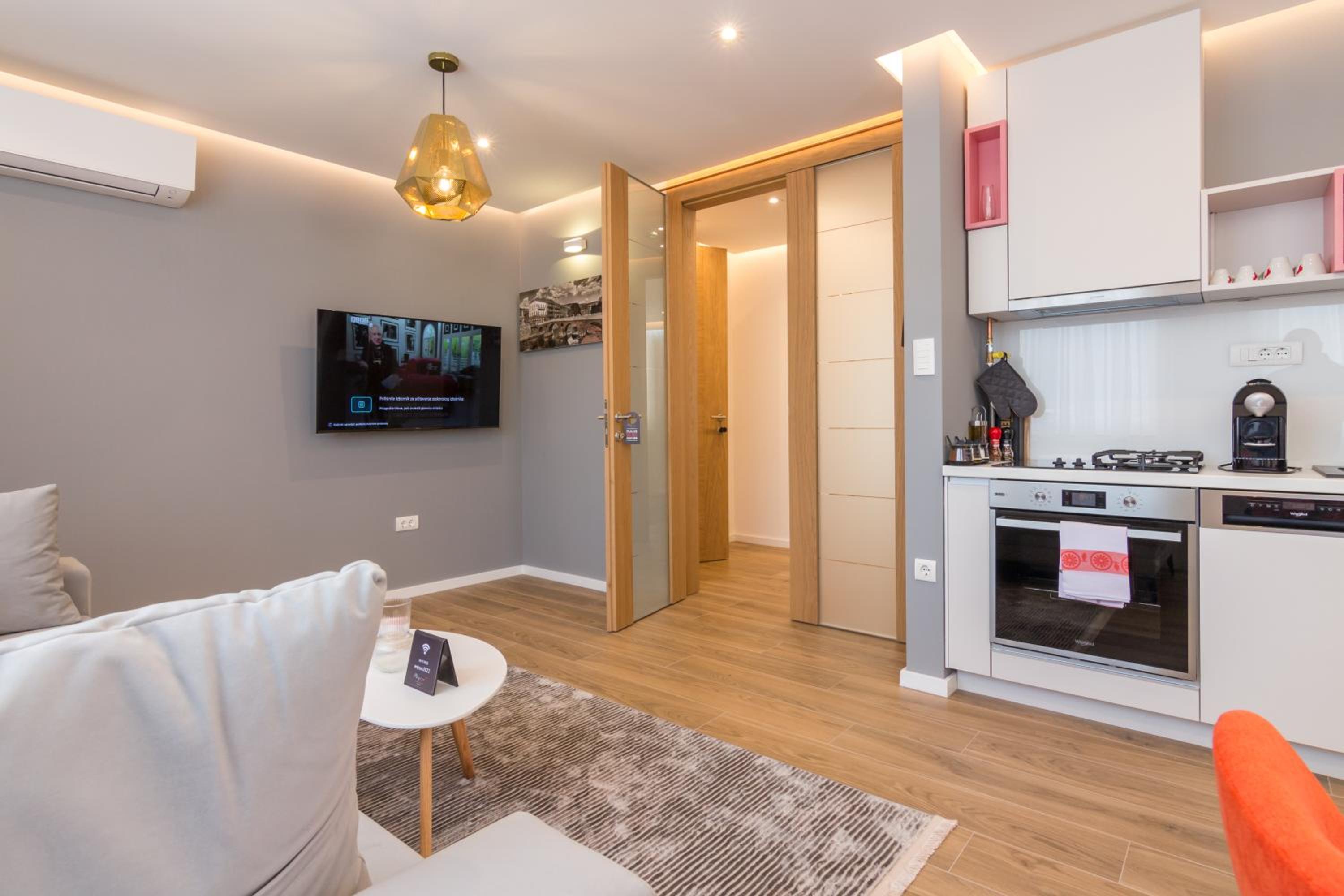 Mayisa Apartments