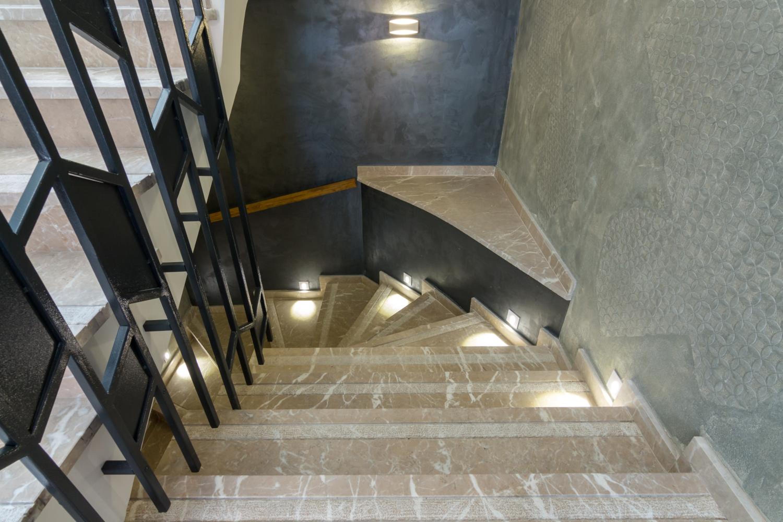 Mayisa Apartments