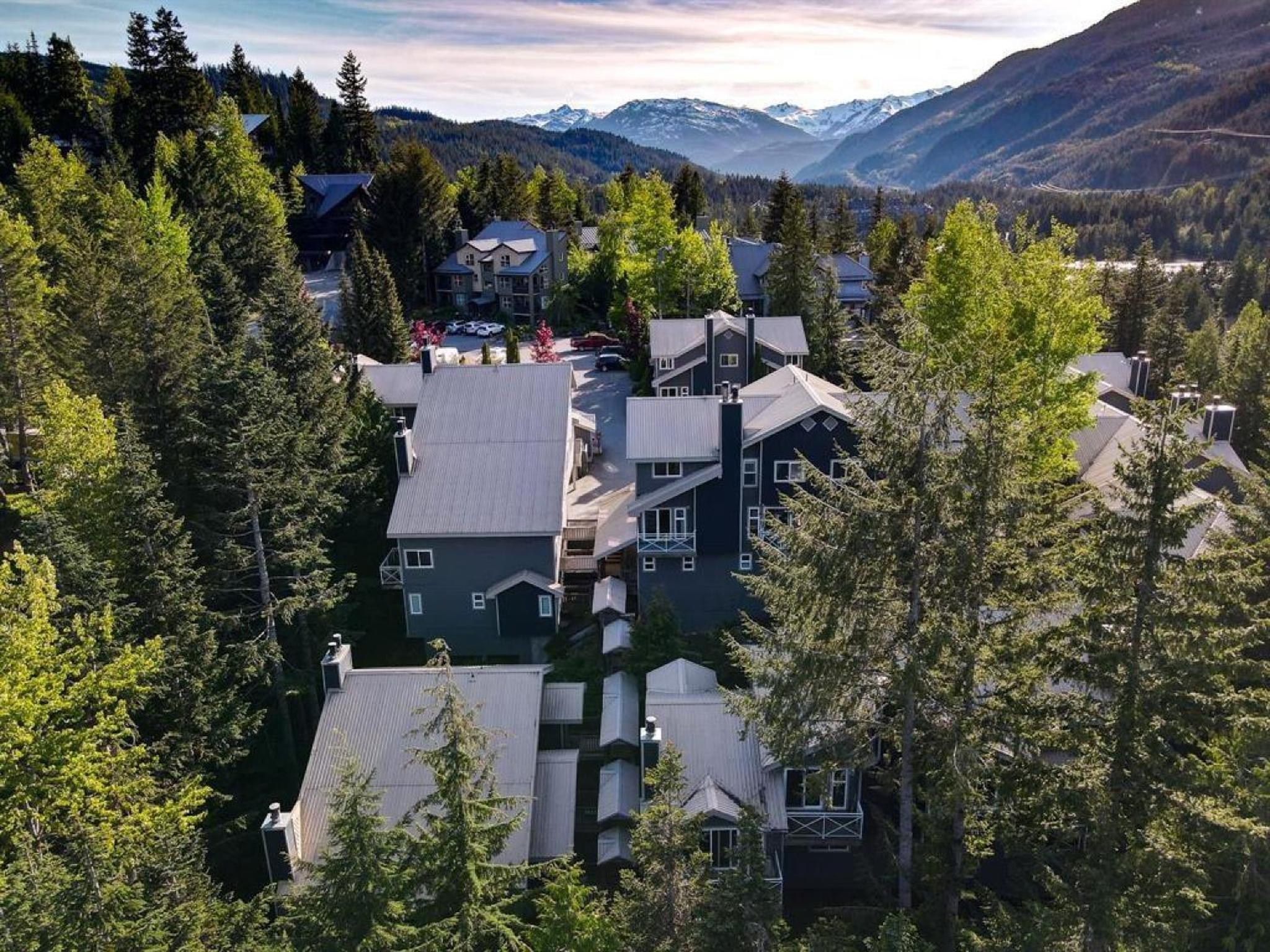 Beautiful Multi-Level Townhome 2BR in Creekside by Harmony Whistler