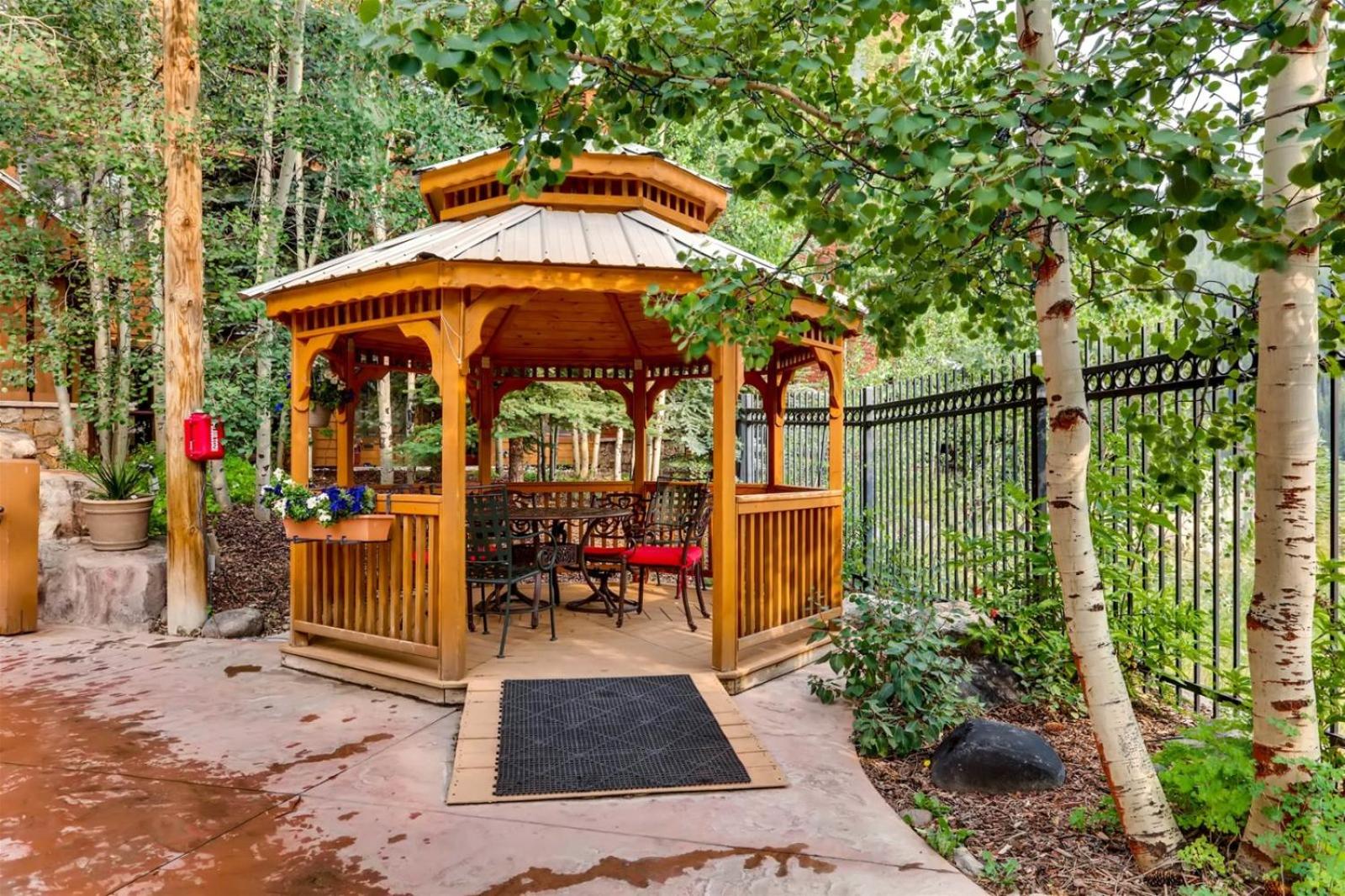 2 Bedroom Colorado Vacation Rental Situated In River Run Village Steps From The Summit Express Gondola view 4