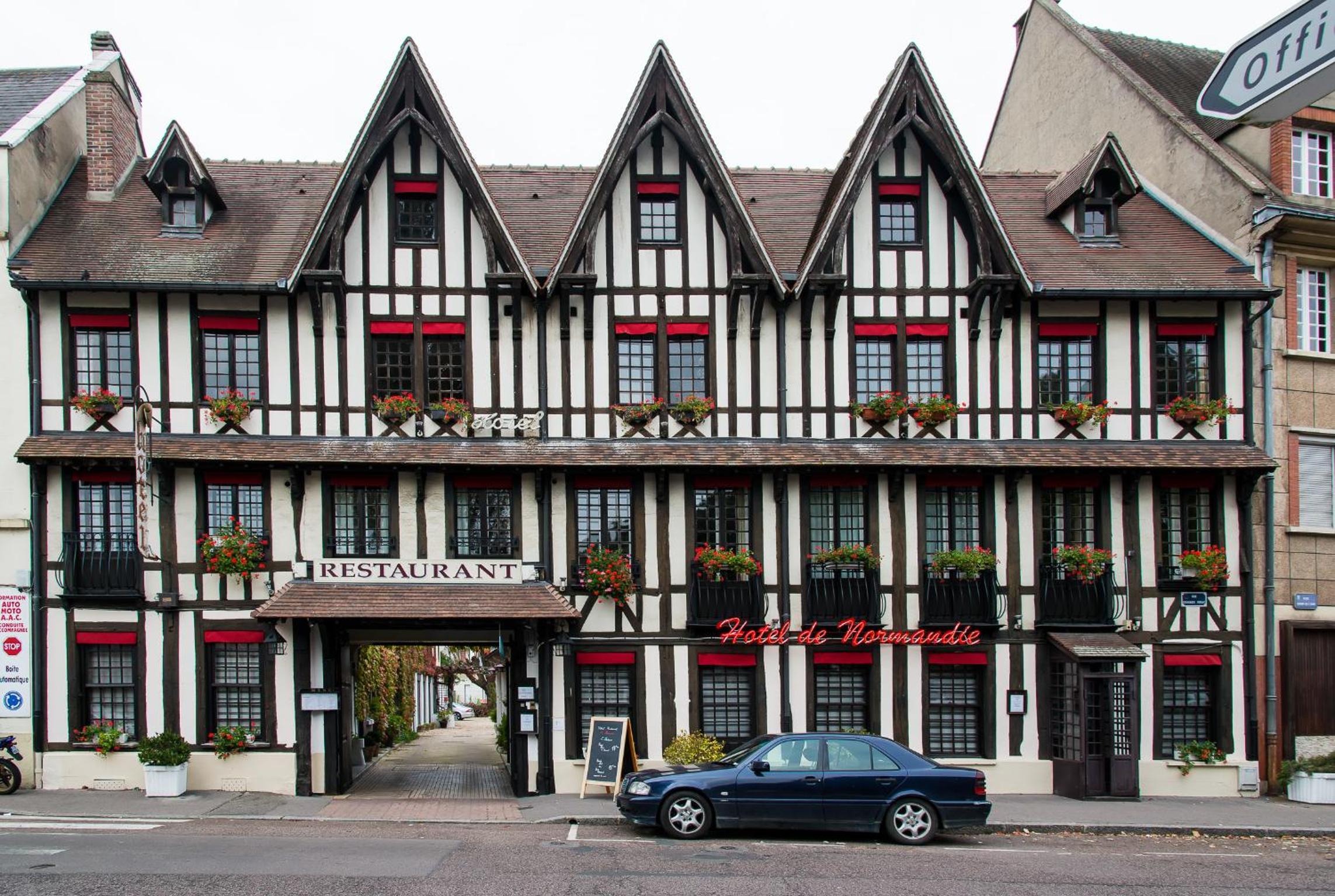 Evreux Vacations - Hotel de Normandie - Property Image 3
