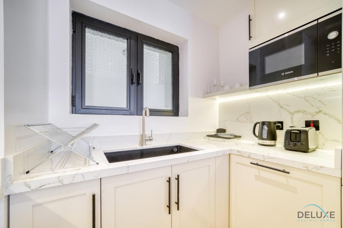 Phenomenal 1BR at Al Tajer E Downtown Dubai by Deluxe Holiday Homes