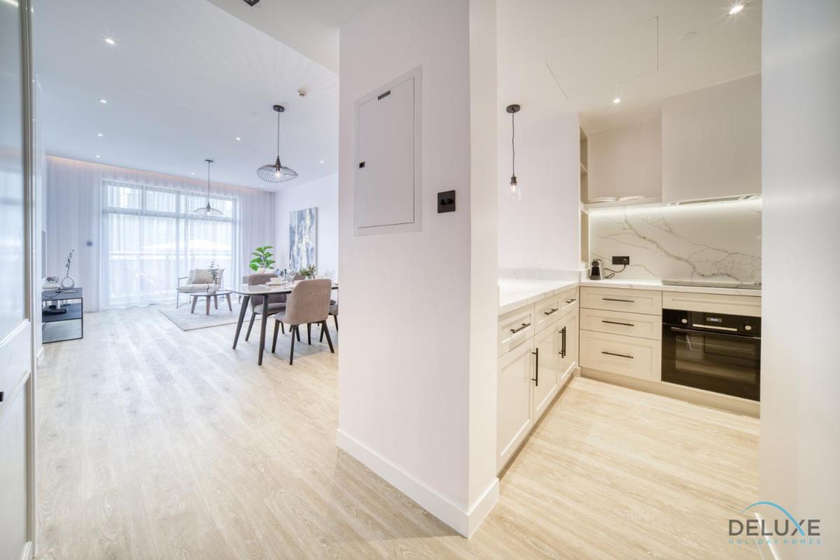 Phenomenal 1BR at Al Tajer E Downtown Dubai by Deluxe Holiday Homes