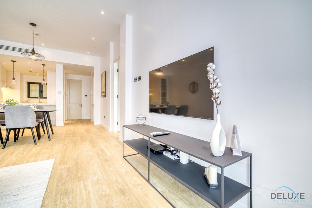 Phenomenal 1BR at Al Tajer E Downtown Dubai by Deluxe Holiday Homes