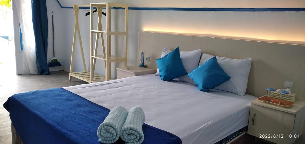 Tria Maria Cottage
