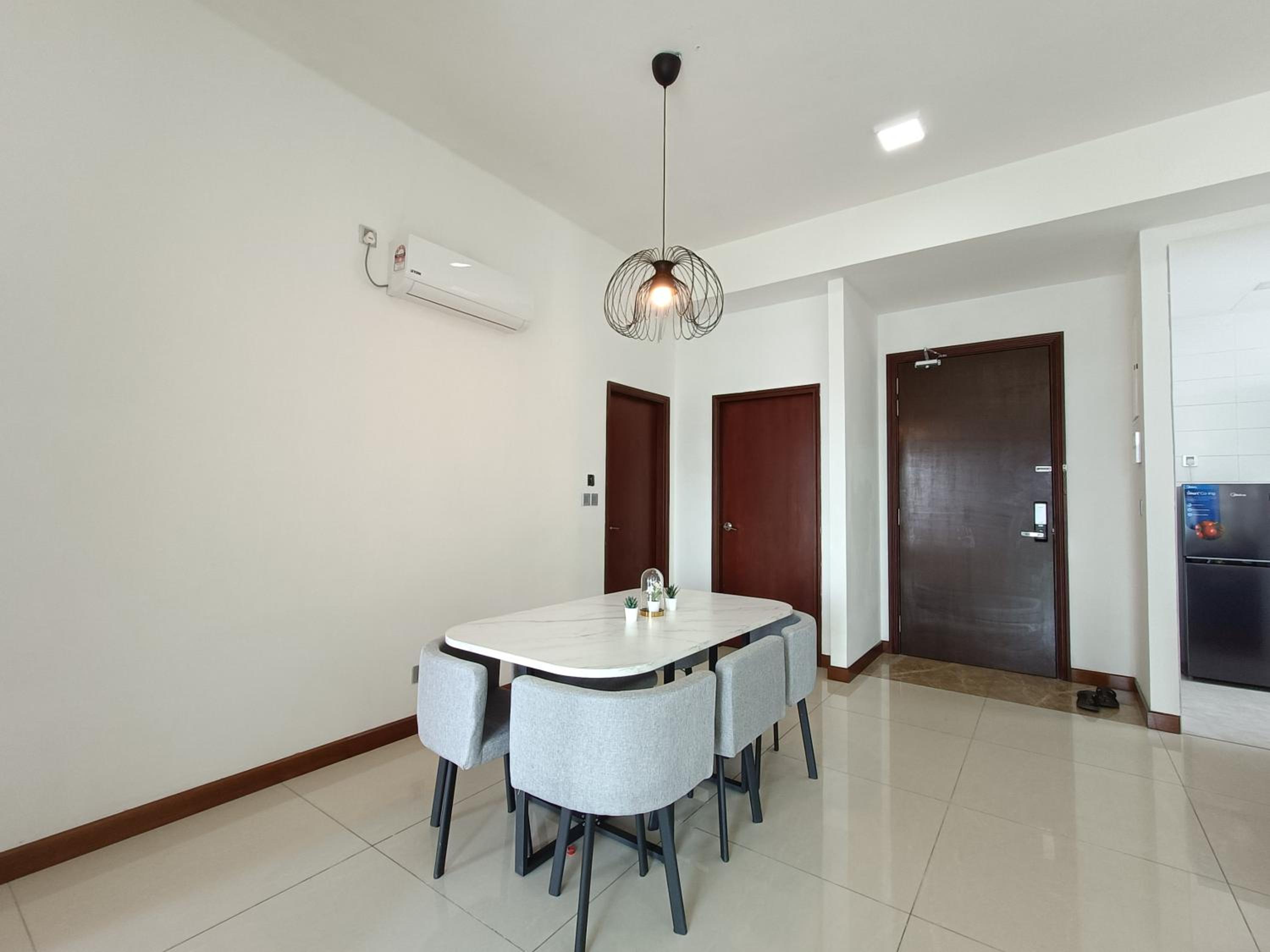 Paragon Suite Homestay by Antlerzone