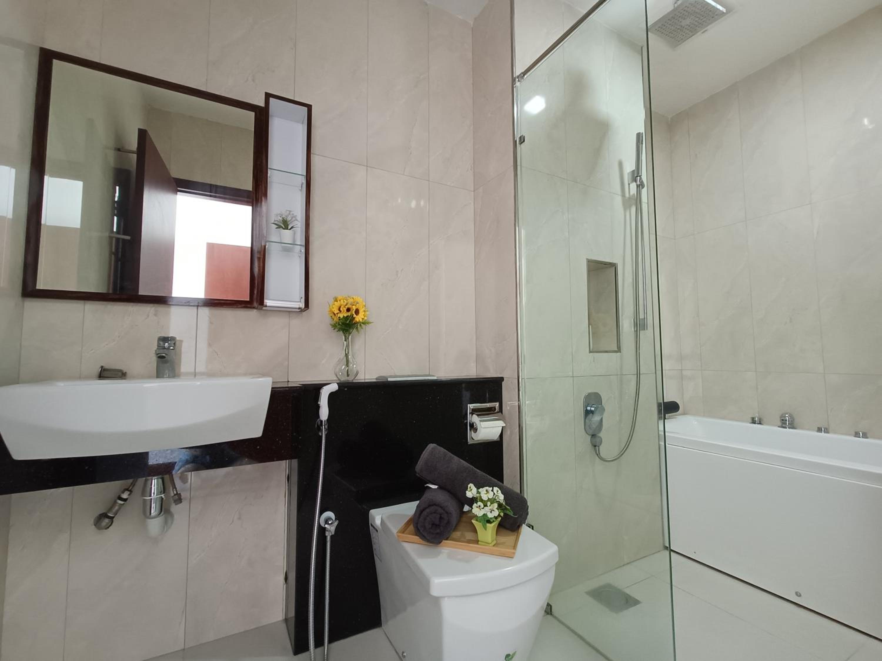 Paragon Suite Homestay by Antlerzone