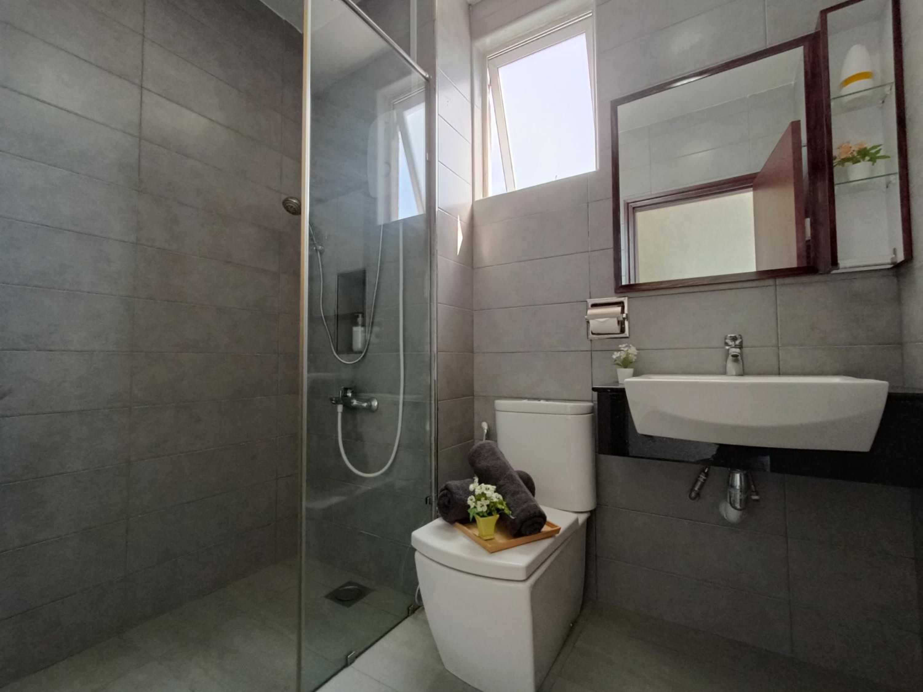 Paragon Suite Homestay by Antlerzone