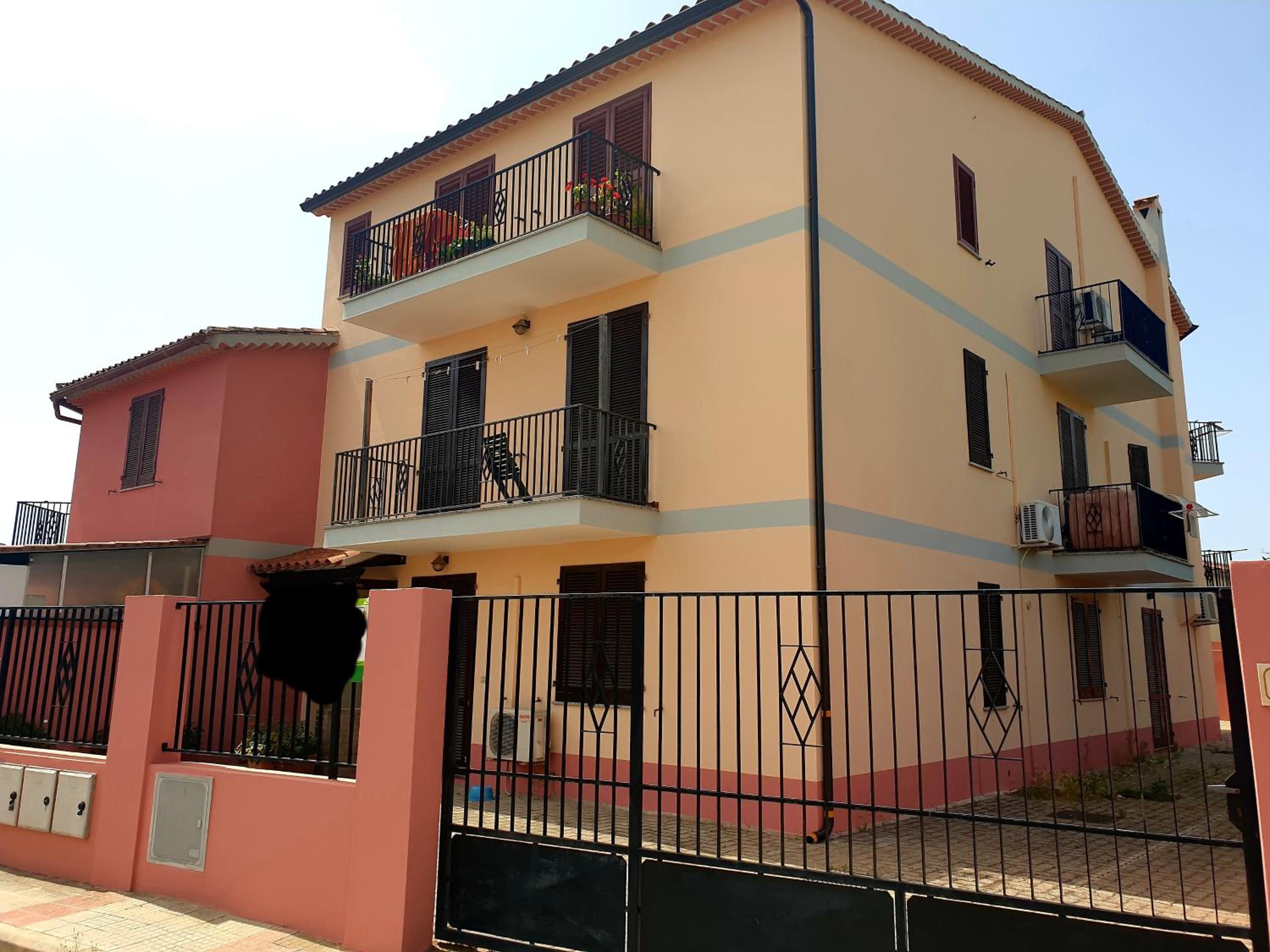 Hotel Dimora Rena Dorada - Apartment in Pula, Sardinia, Italy - Image 1