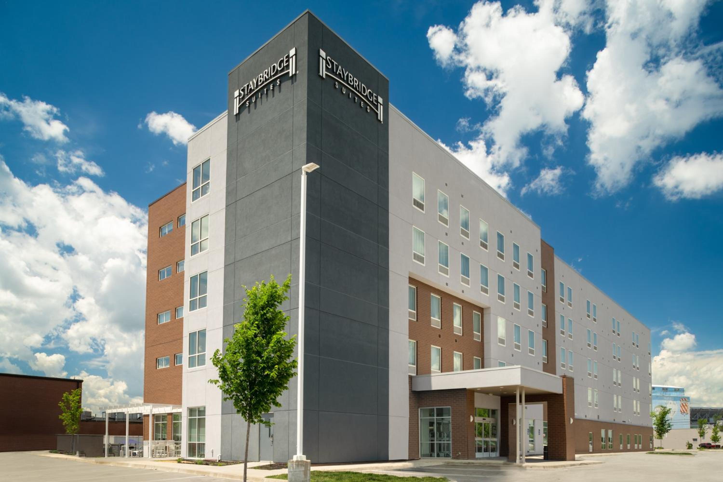 Hotel Staybridge Suites - Louisville - Expo Center, an IHG Hotel - Image 1