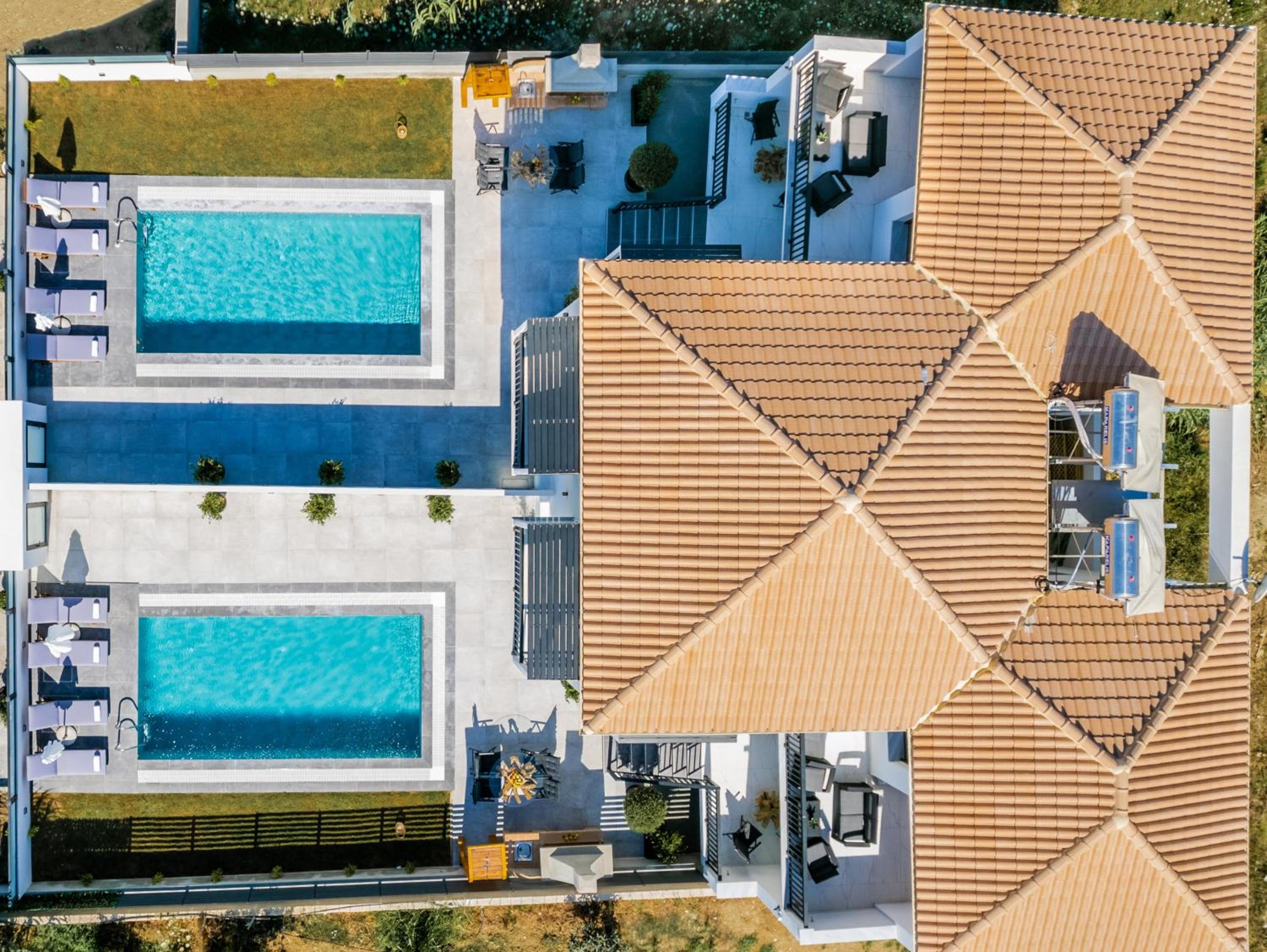 Eagle's Nest - Adjoining Villas! view 2