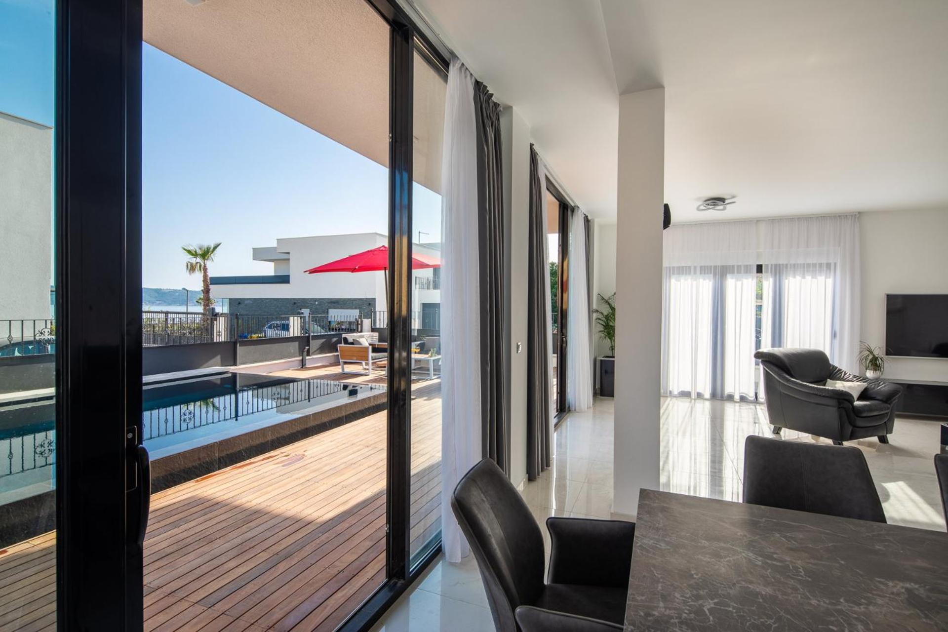 Luxury Villa Anchor view 3