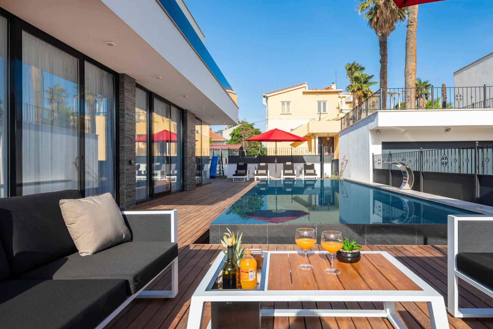 Luxury Villa Anchor view 4