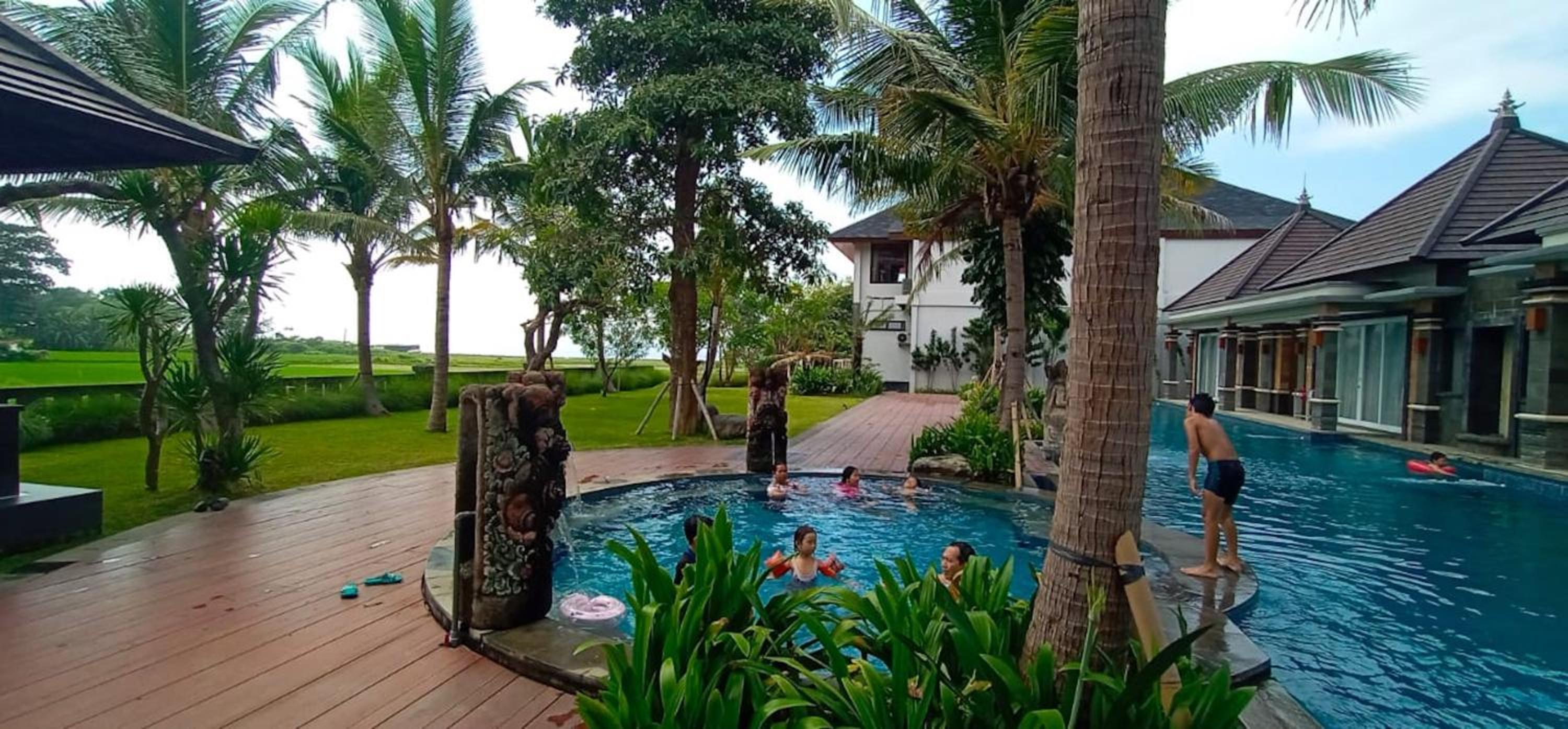 Kori Maharani Villas - Lagoon Pool Access 2 view 3