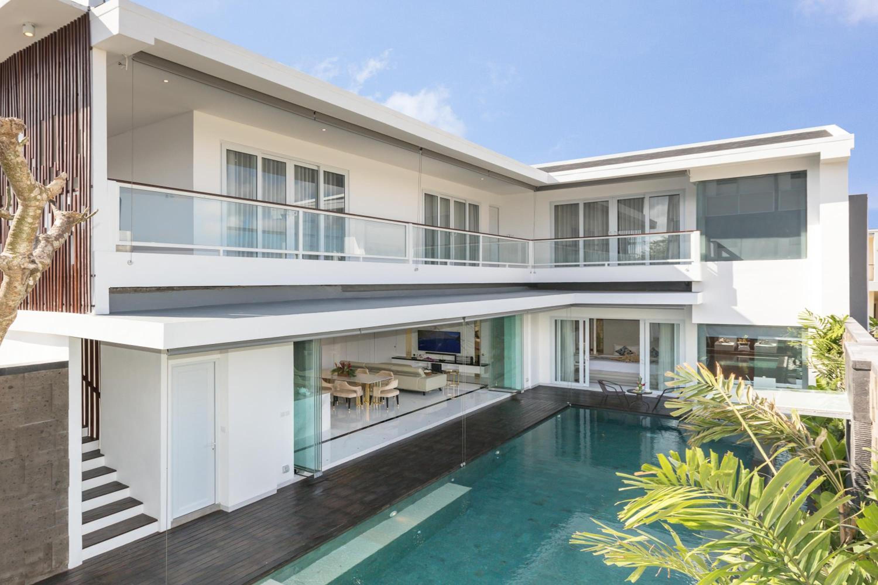 Hotel Villa Louis Seminyak by Nagisa Bali - Image 1