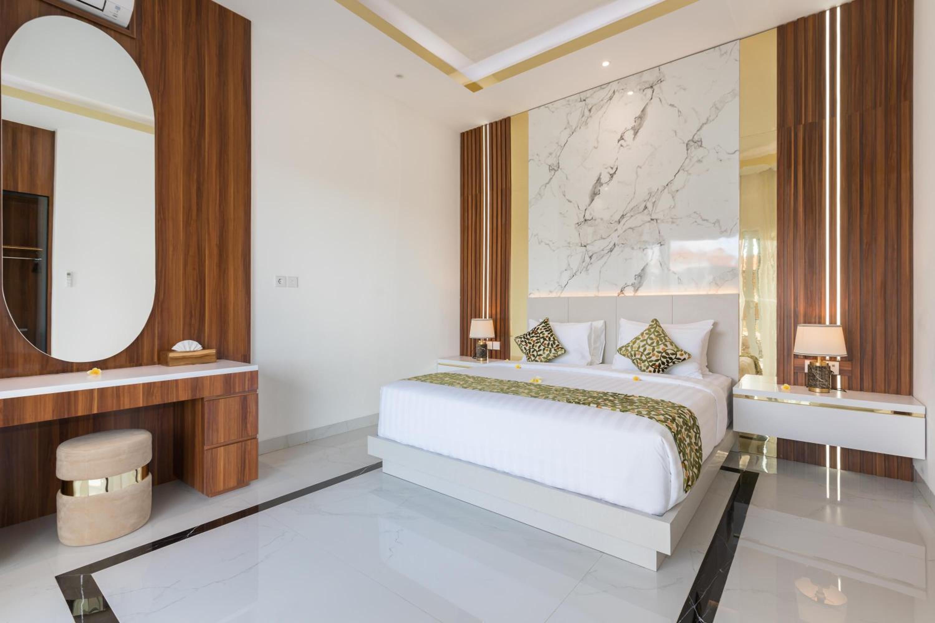 Villa Louis Seminyak by Nagisa Bali view 5