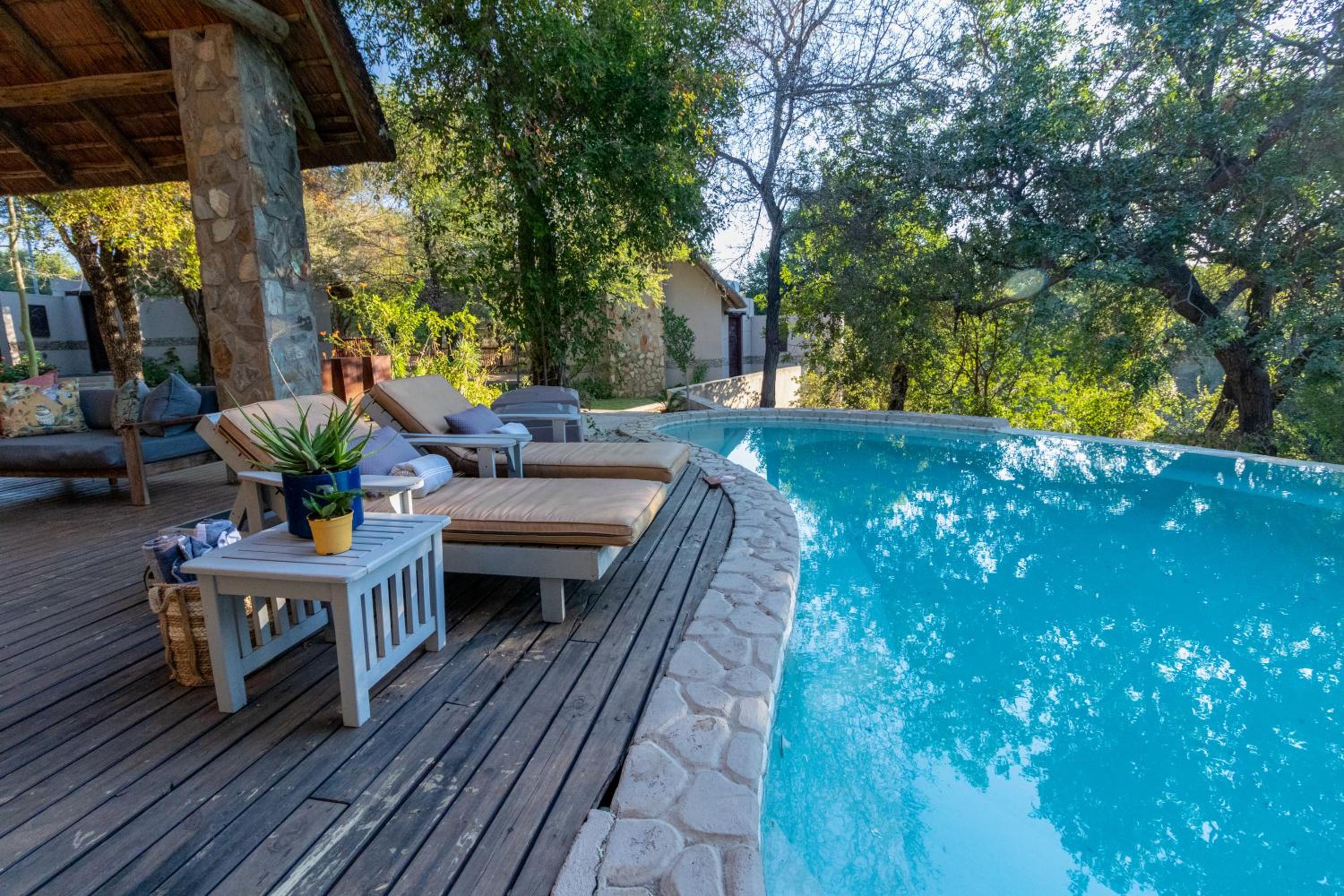 Leopard's Lair Bush Lodge view 5