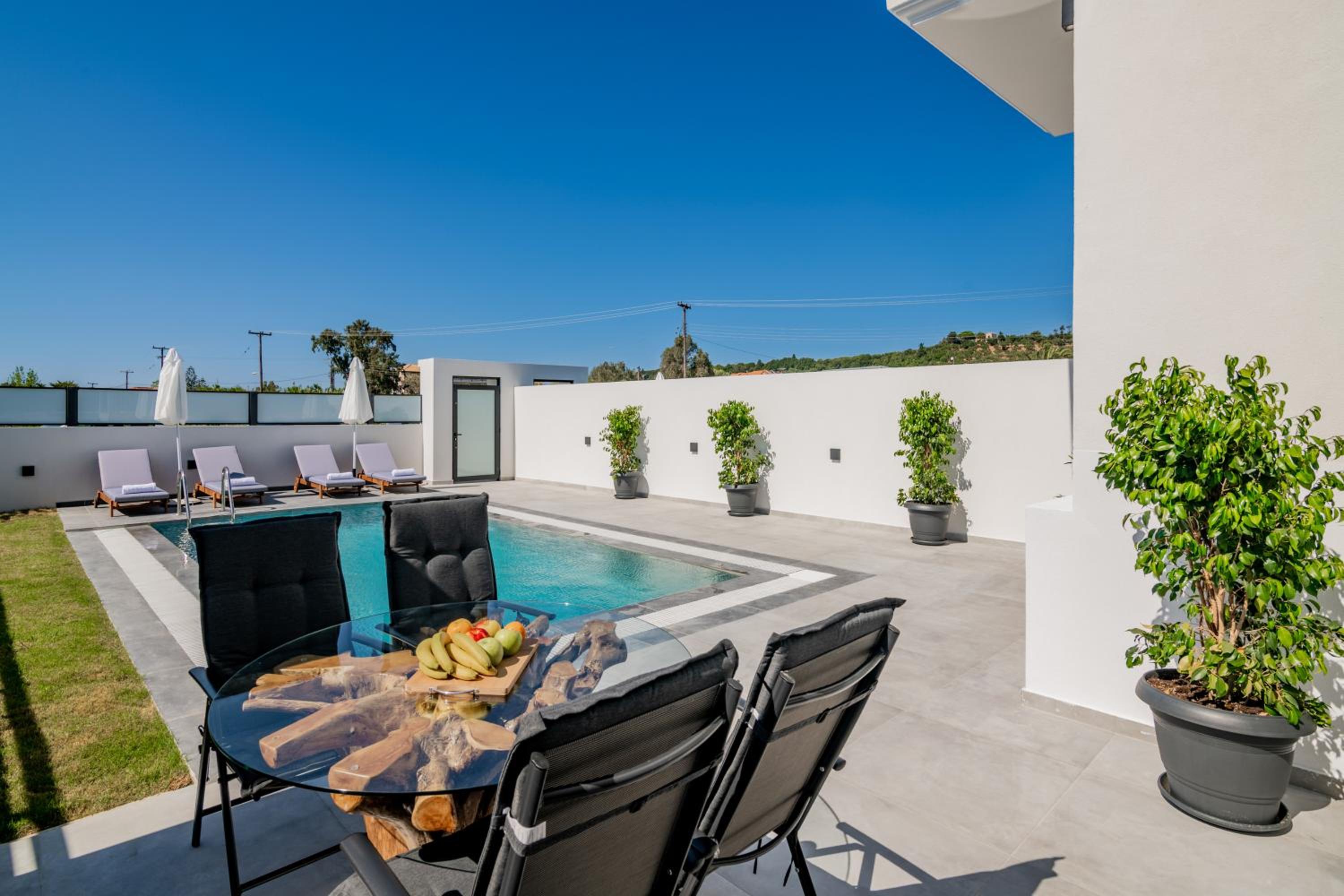 Eagle's Nest - Adjoining Villas! view 4