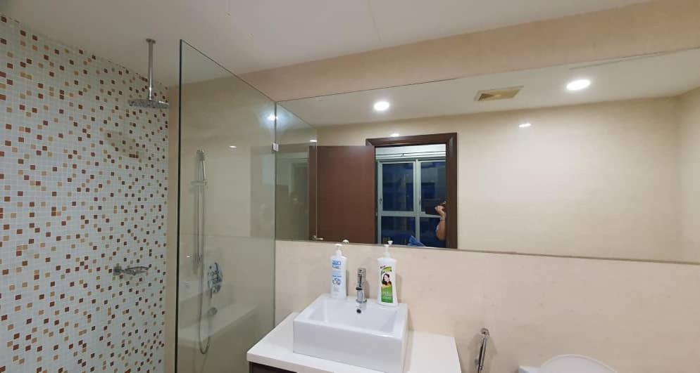 Regalia Suites KLCC View Rooftop Infinity Pool by SHI