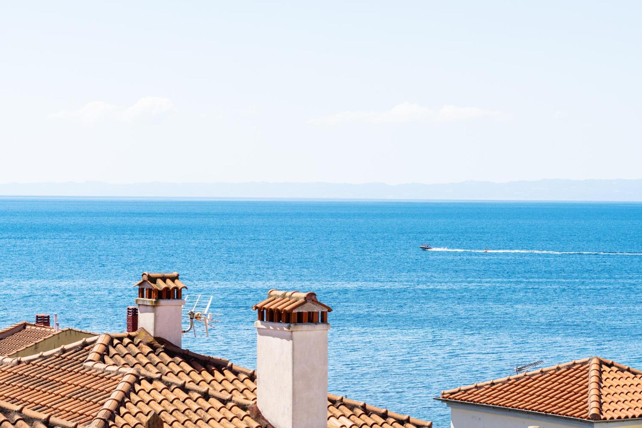 Aiora Suites