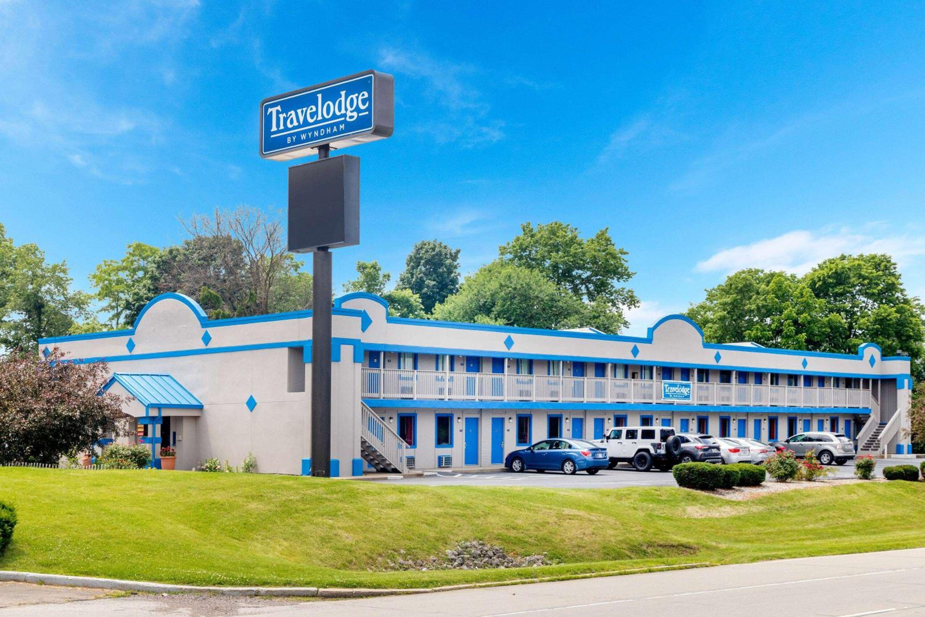 Travelodge by Wyndham Richmond IN view 3