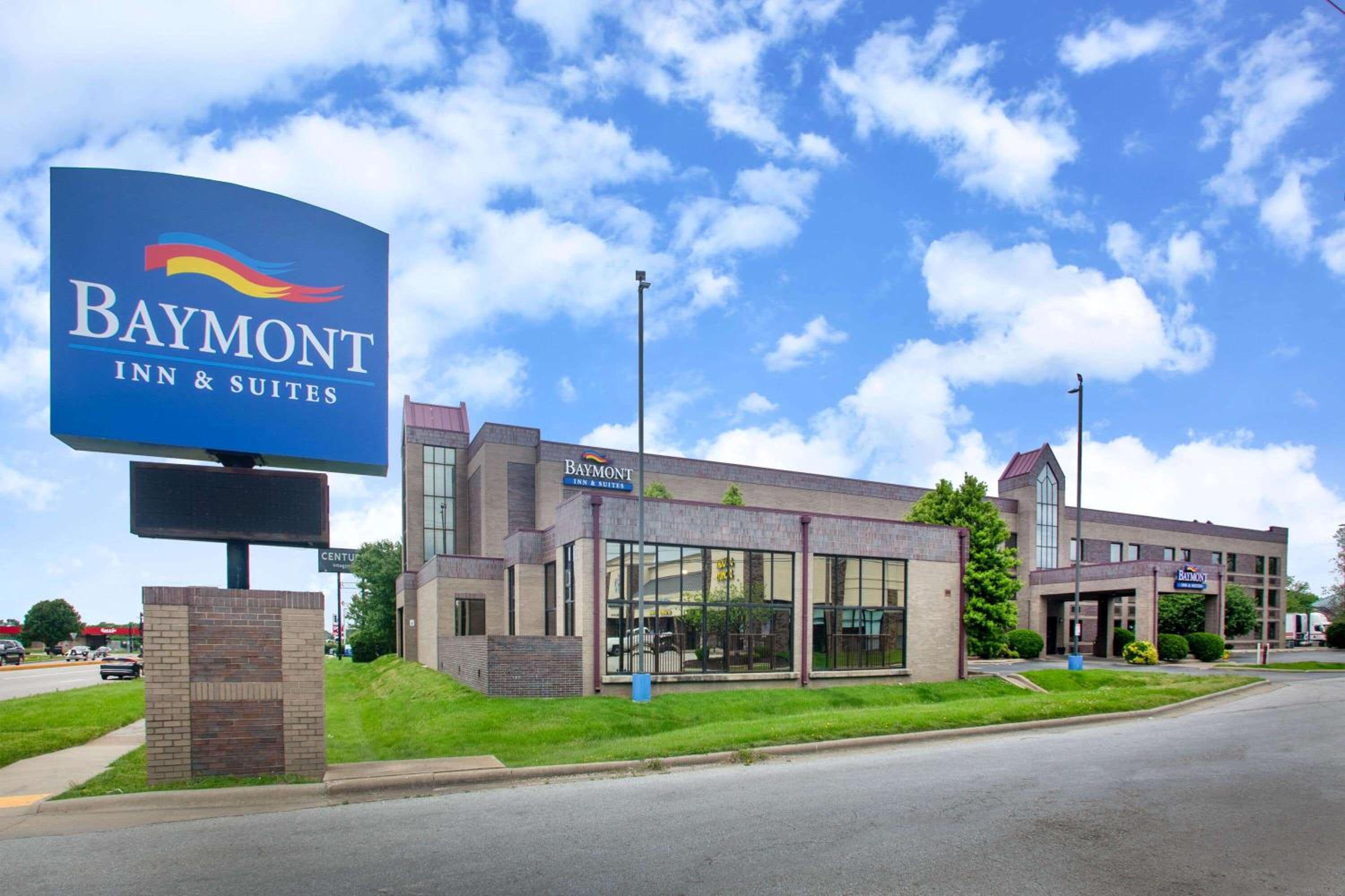 Springfield Vacations - Baymont by Wyndham Springfield South Hwy 65 - Property Image 1