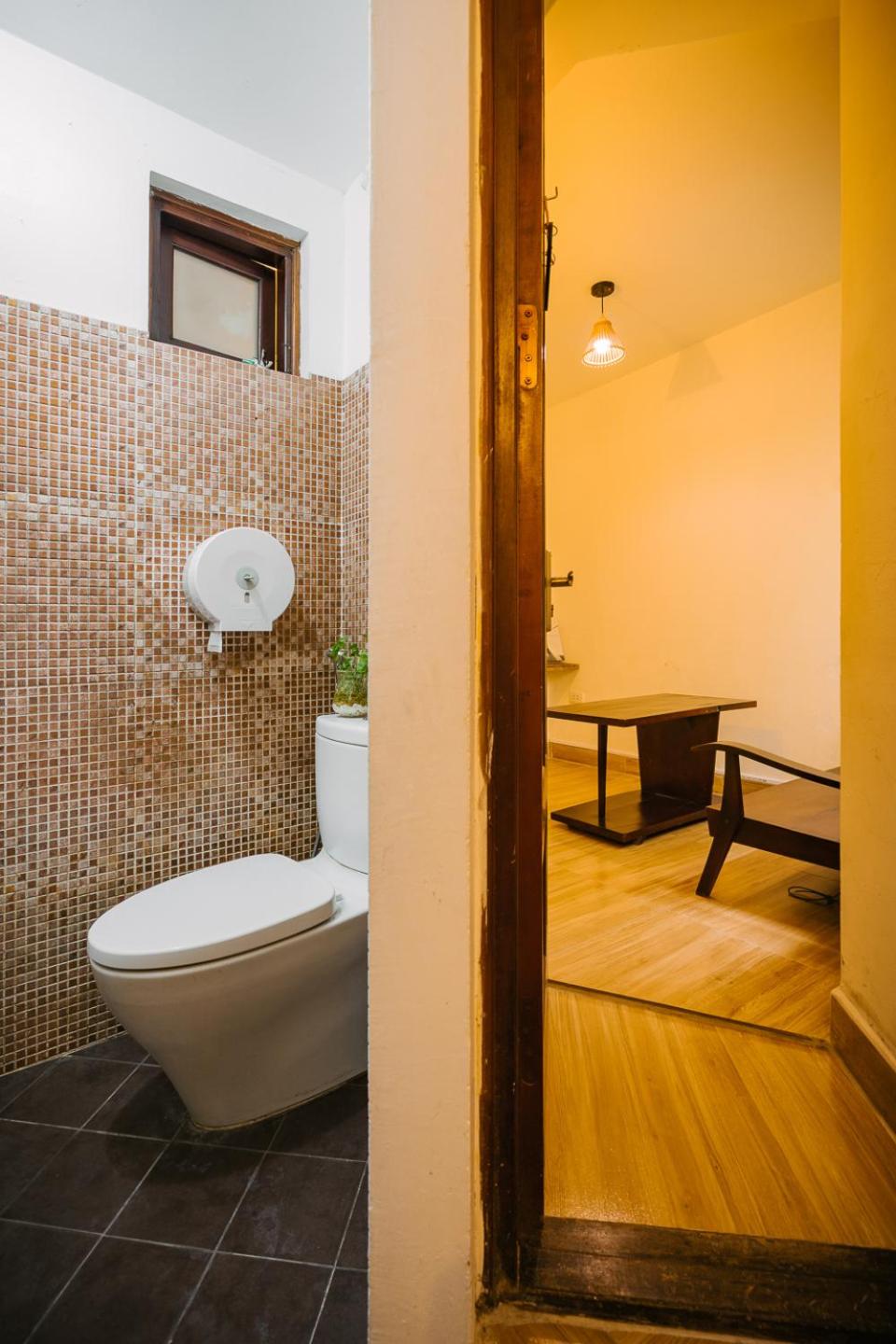 Entire French house with 4 bedrooms in Hanoi downtown