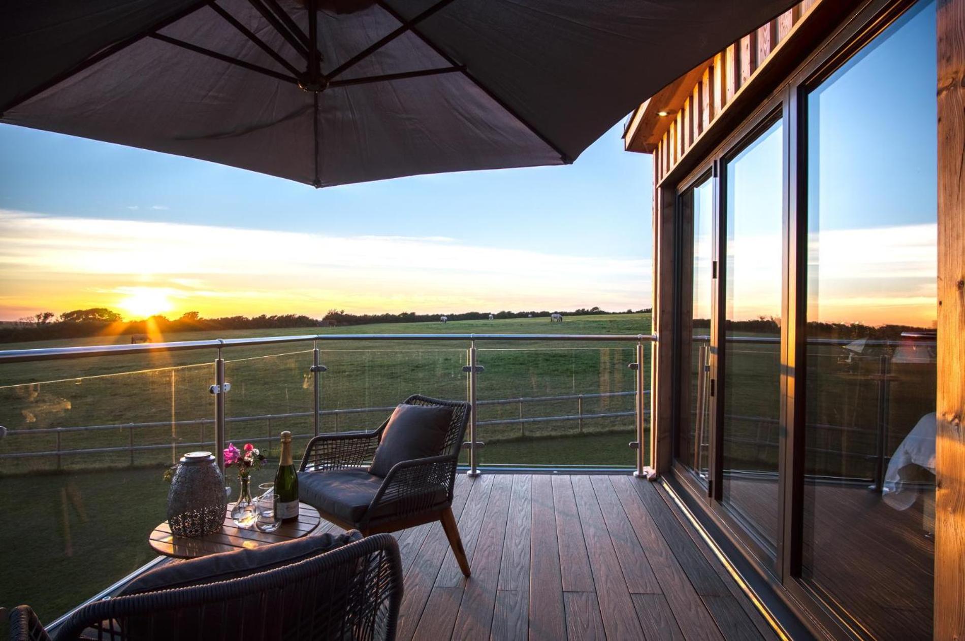 Tawny Lodge - Luxurious 1 Bedroom - Blossom Farm