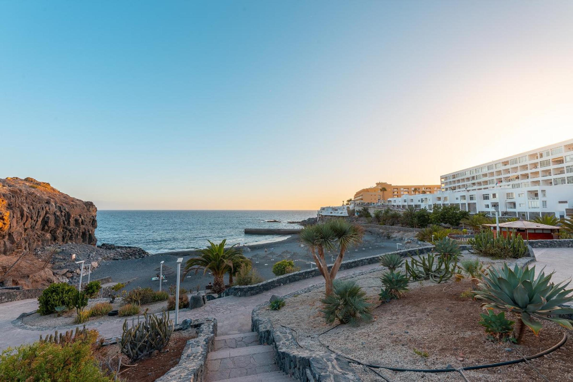 La sonada bright penthouse with views