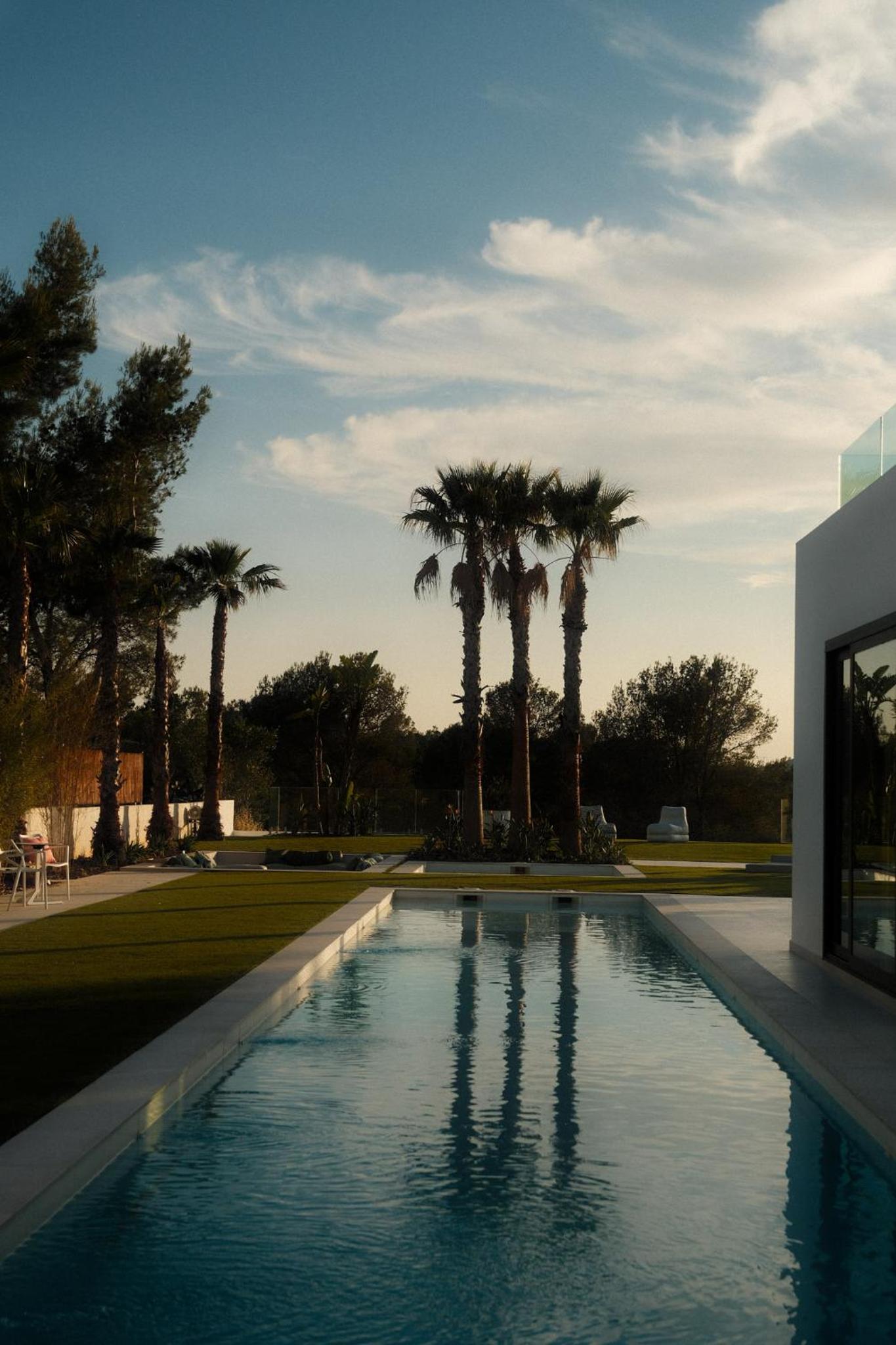 Contemporary villa near Sitges Hills
