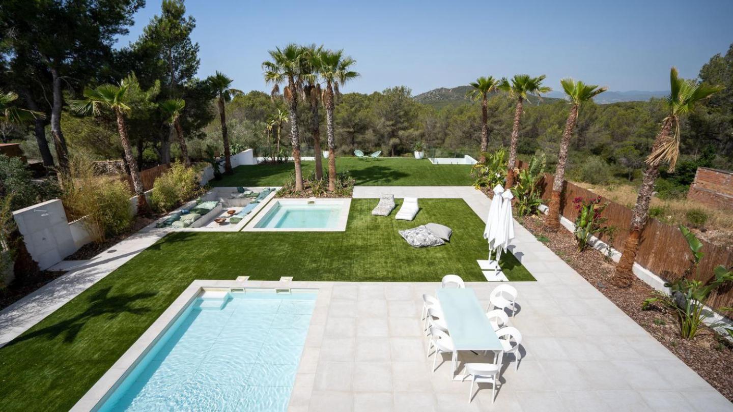 Contemporary villa near Sitges Hills