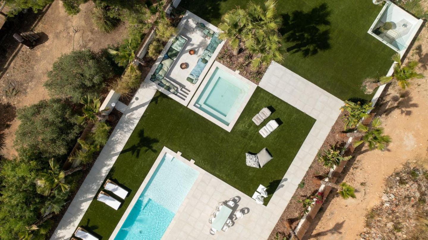 Contemporary villa near Sitges Hills