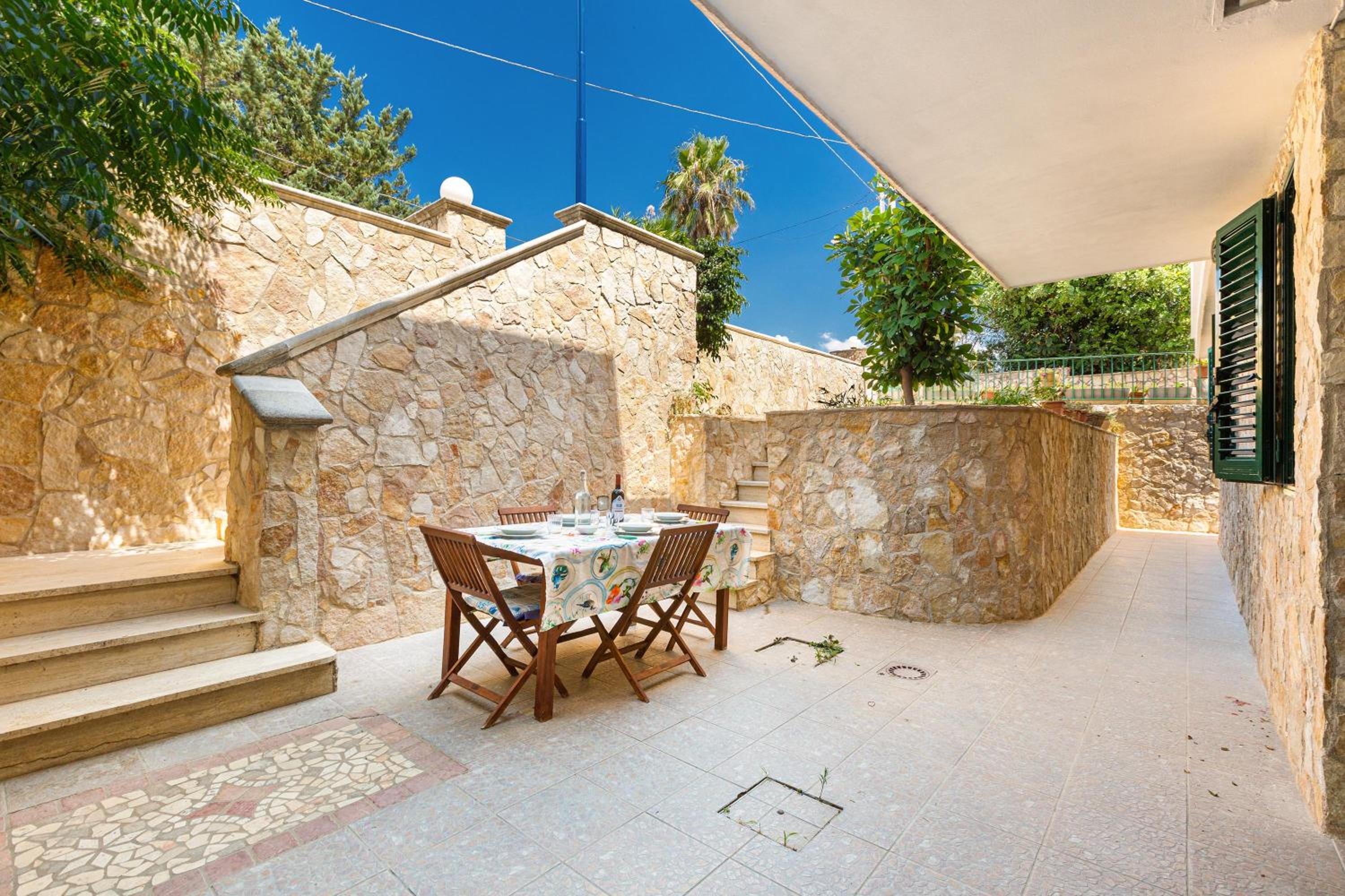 A casa di Giulia e Sofia by BarbarHouse en Torre Suda — balance & terrace