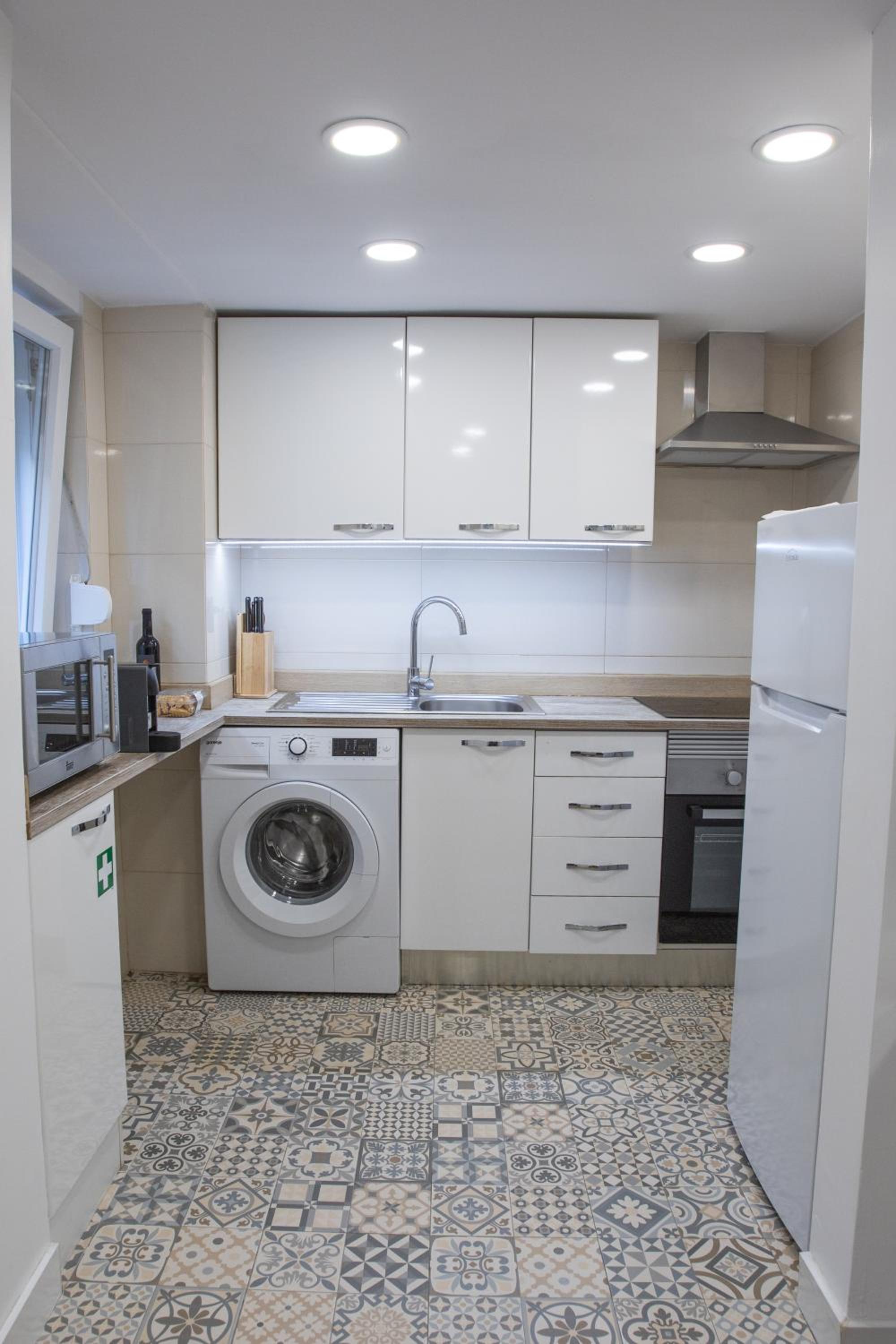 Charming Renovated Flat in Madragoa by Soulplaces view 3
