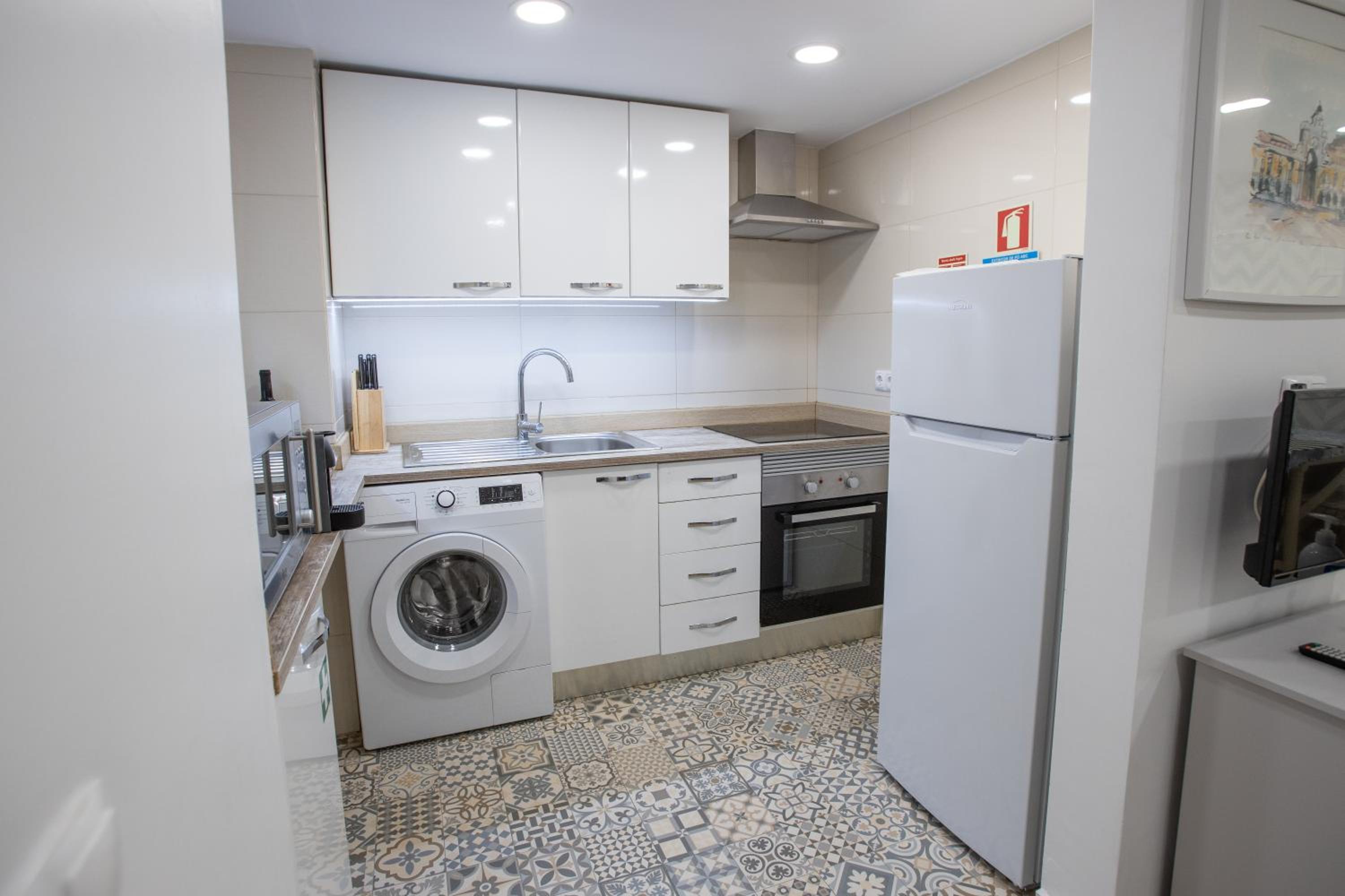 Charming Renovated Flat in Madragoa by Soulplaces view 2