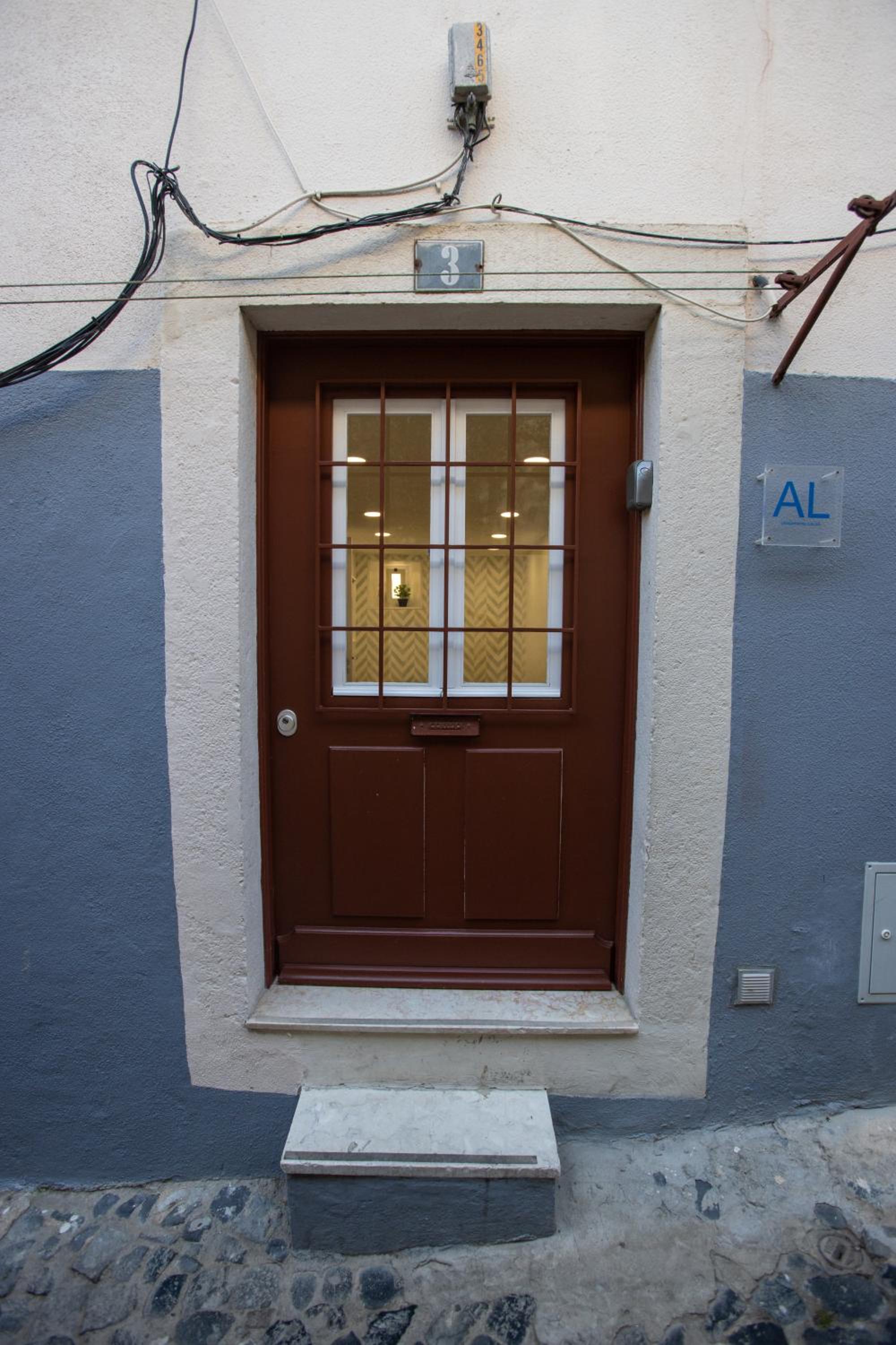 Charming Renovated Flat in Madragoa by Soulplaces view 5