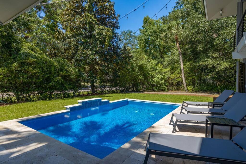 Luxury Beach House - 2min Walk to Beach - Private Pool - Group & Dog Friendly view 4