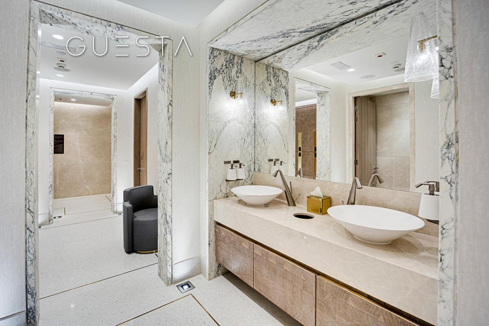 The Palm Tower, Nakheel Mall, Palm Jumeirah