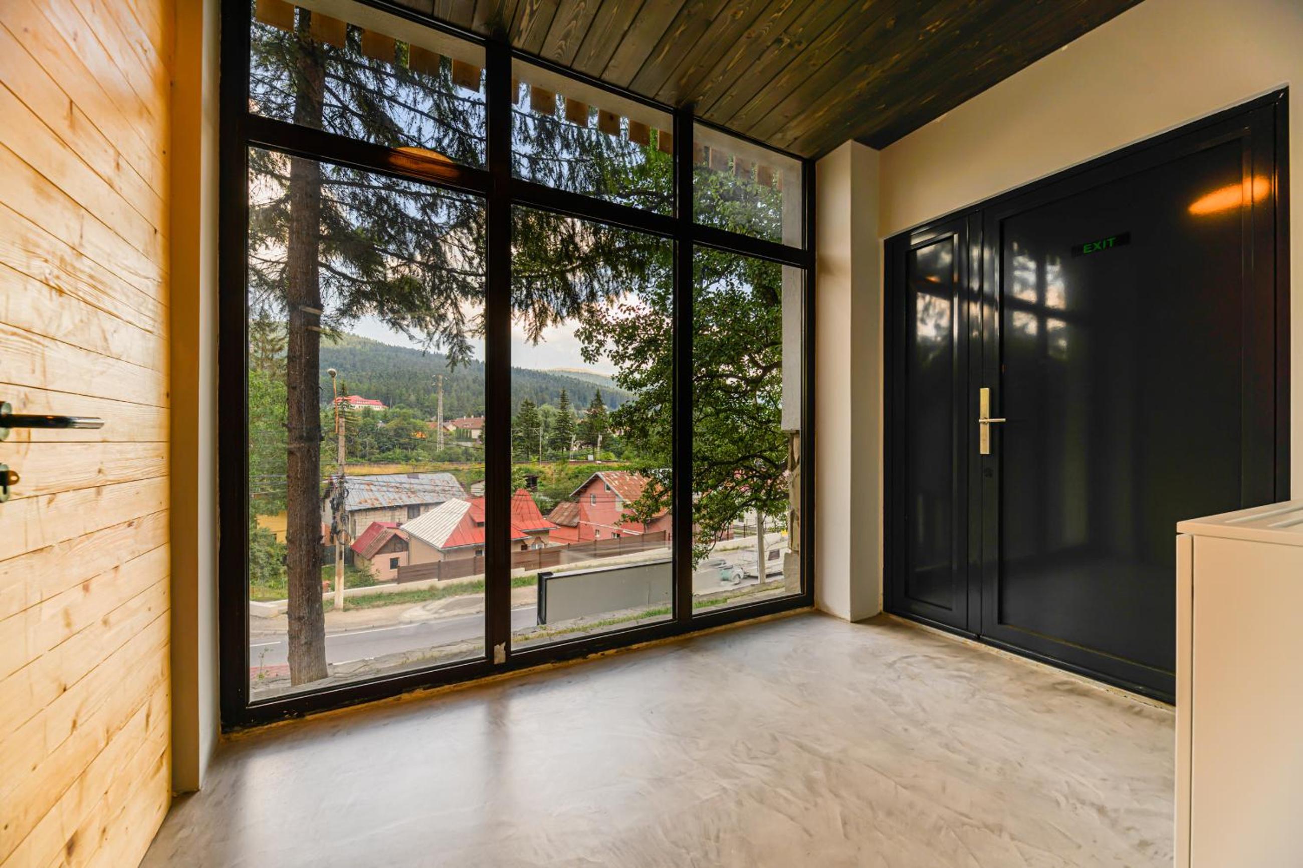 Blend Mountain Villa view 3